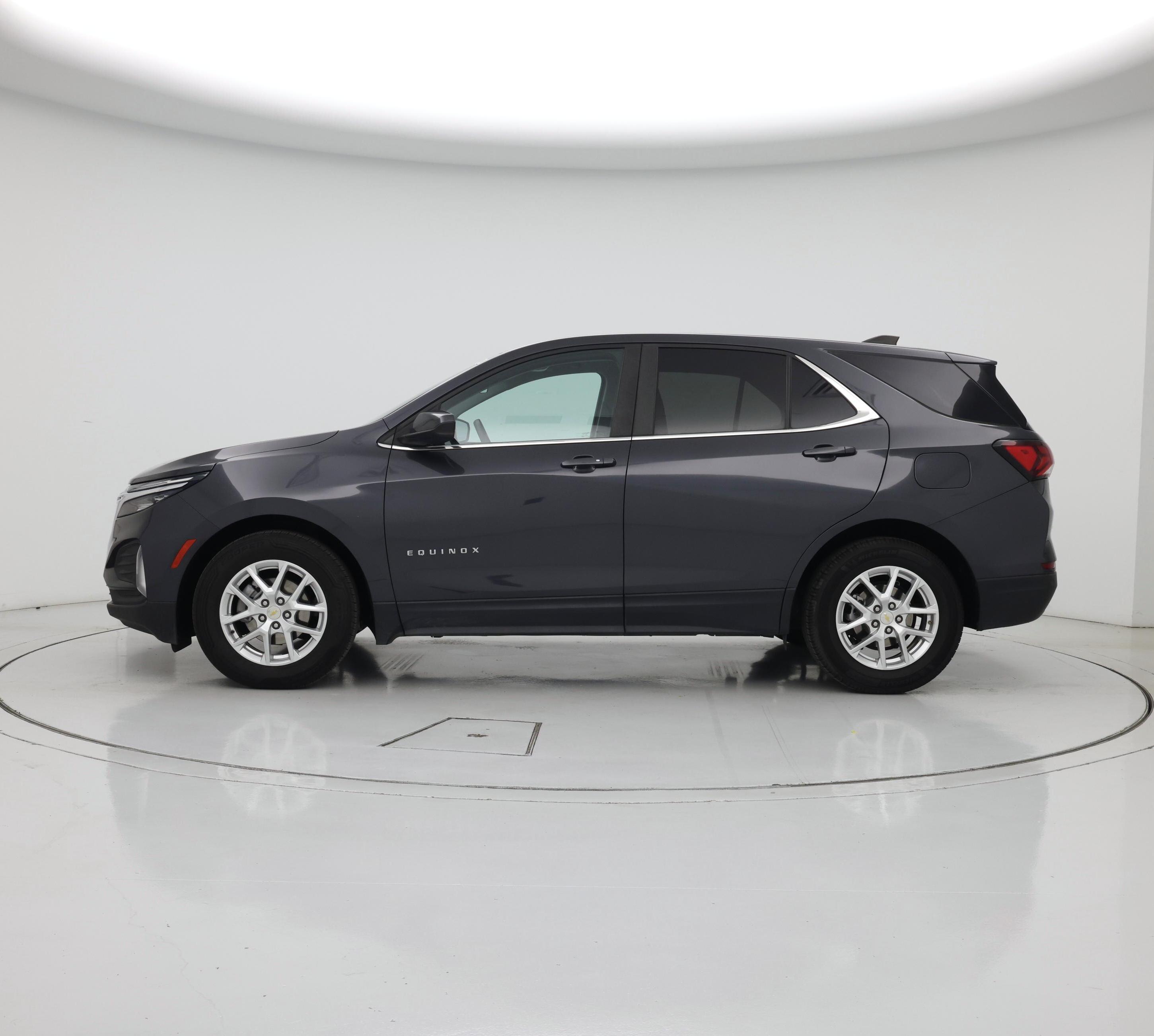 Thumbnail: 2022 Chevrolet Equinox - 3