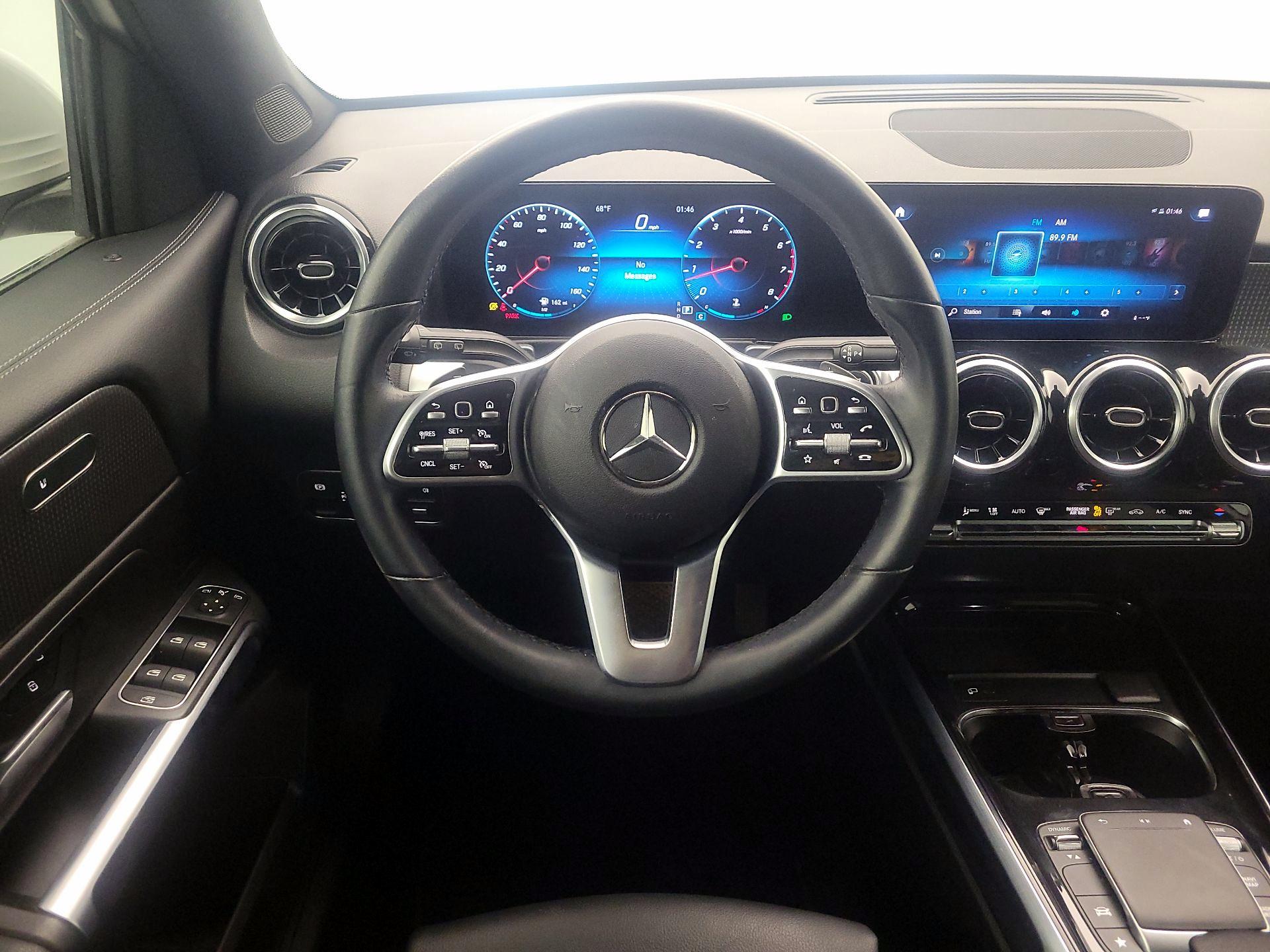 Thumbnail: 2022 Mercedes-Benz GLB - 10