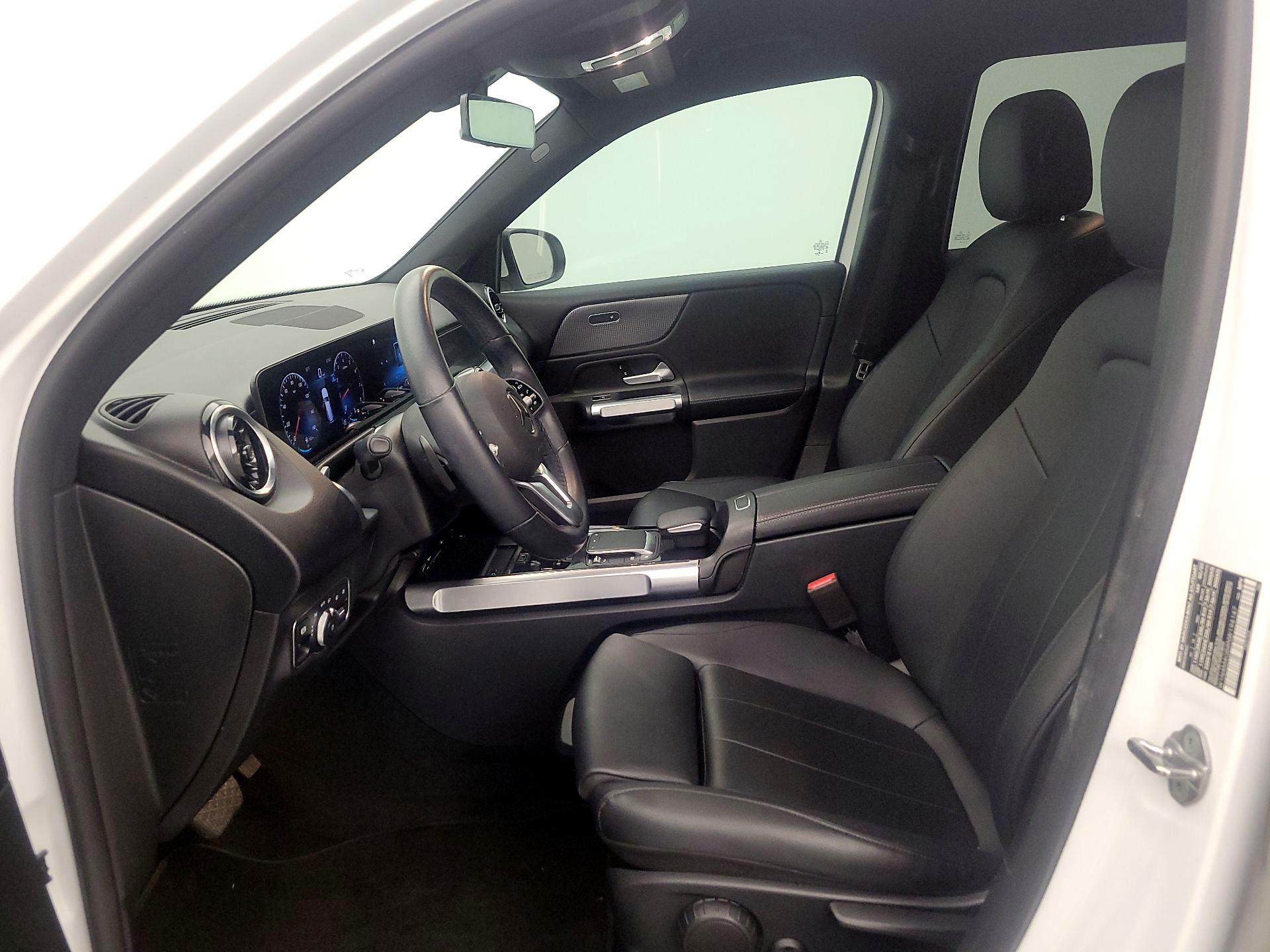 Thumbnail: 2022 Mercedes-Benz GLB - 11