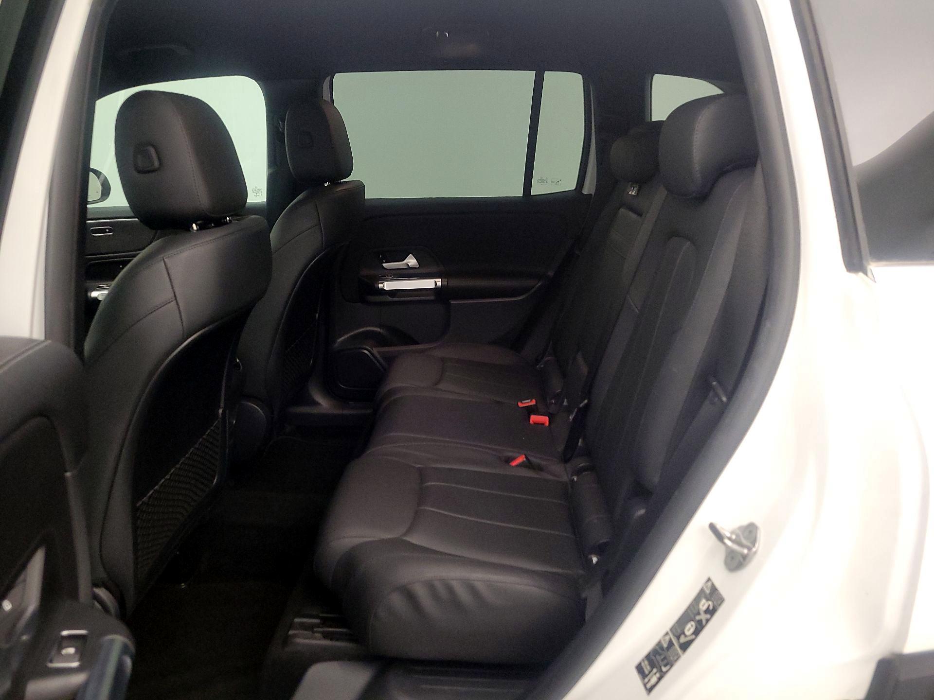 Thumbnail: 2022 Mercedes-Benz GLB - 19