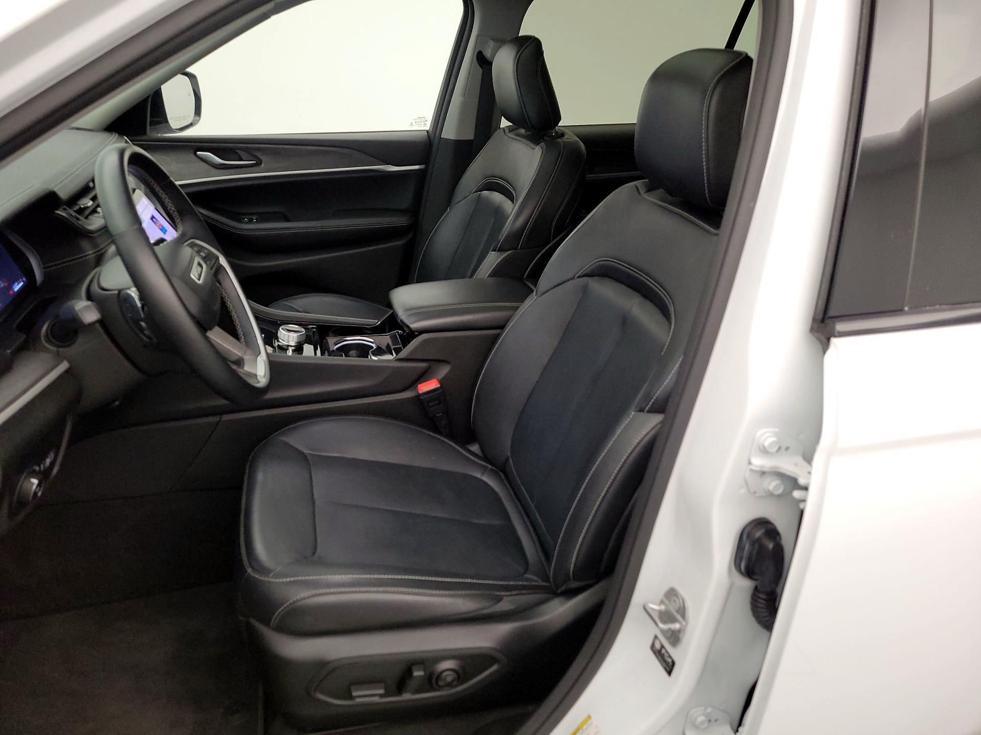 Thumbnail: 2021 Jeep Grand Cherokee L - 11