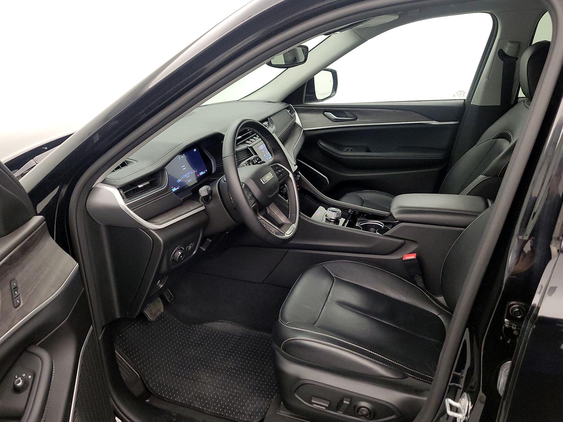 Thumbnail: 2022 Jeep Grand Cherokee - 11