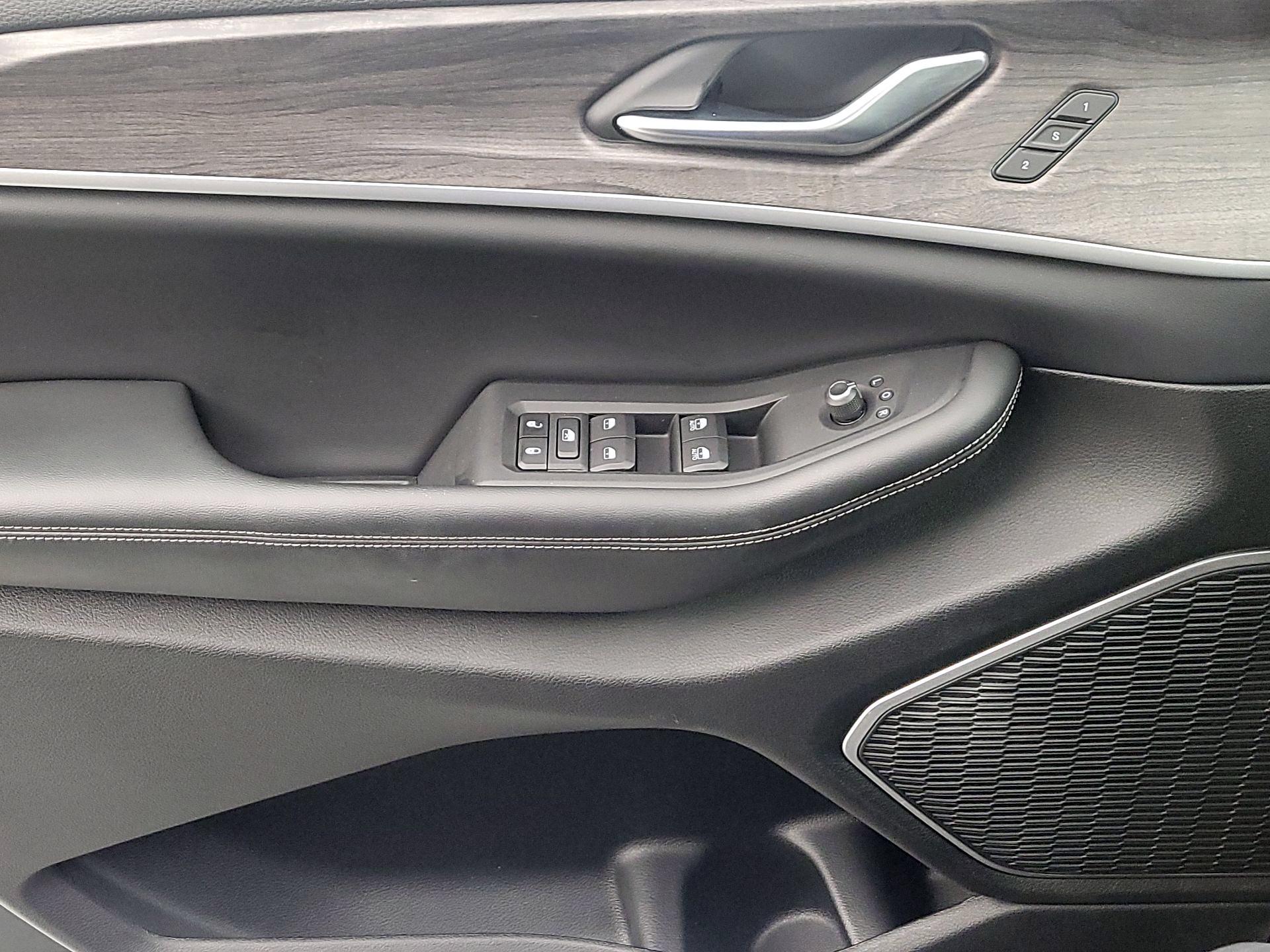 Thumbnail: 2022 Jeep Grand Cherokee - 12