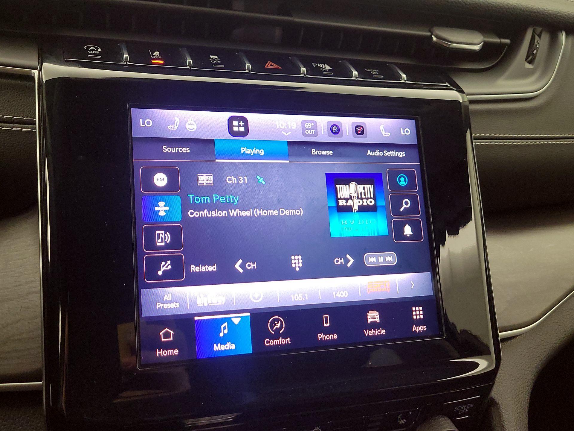 Thumbnail: 2022 Jeep Grand Cherokee - 15