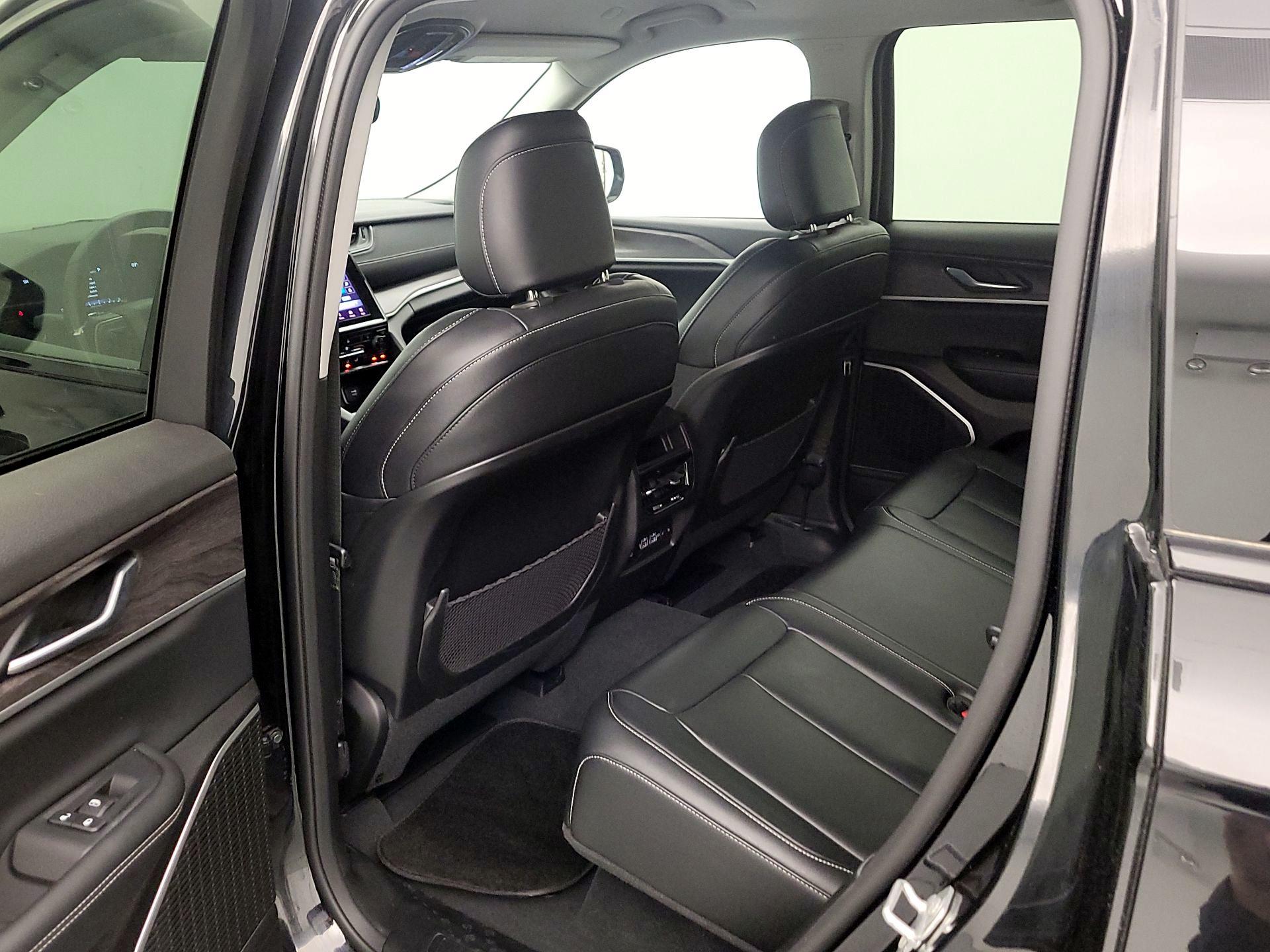 Thumbnail: 2022 Jeep Grand Cherokee - 19