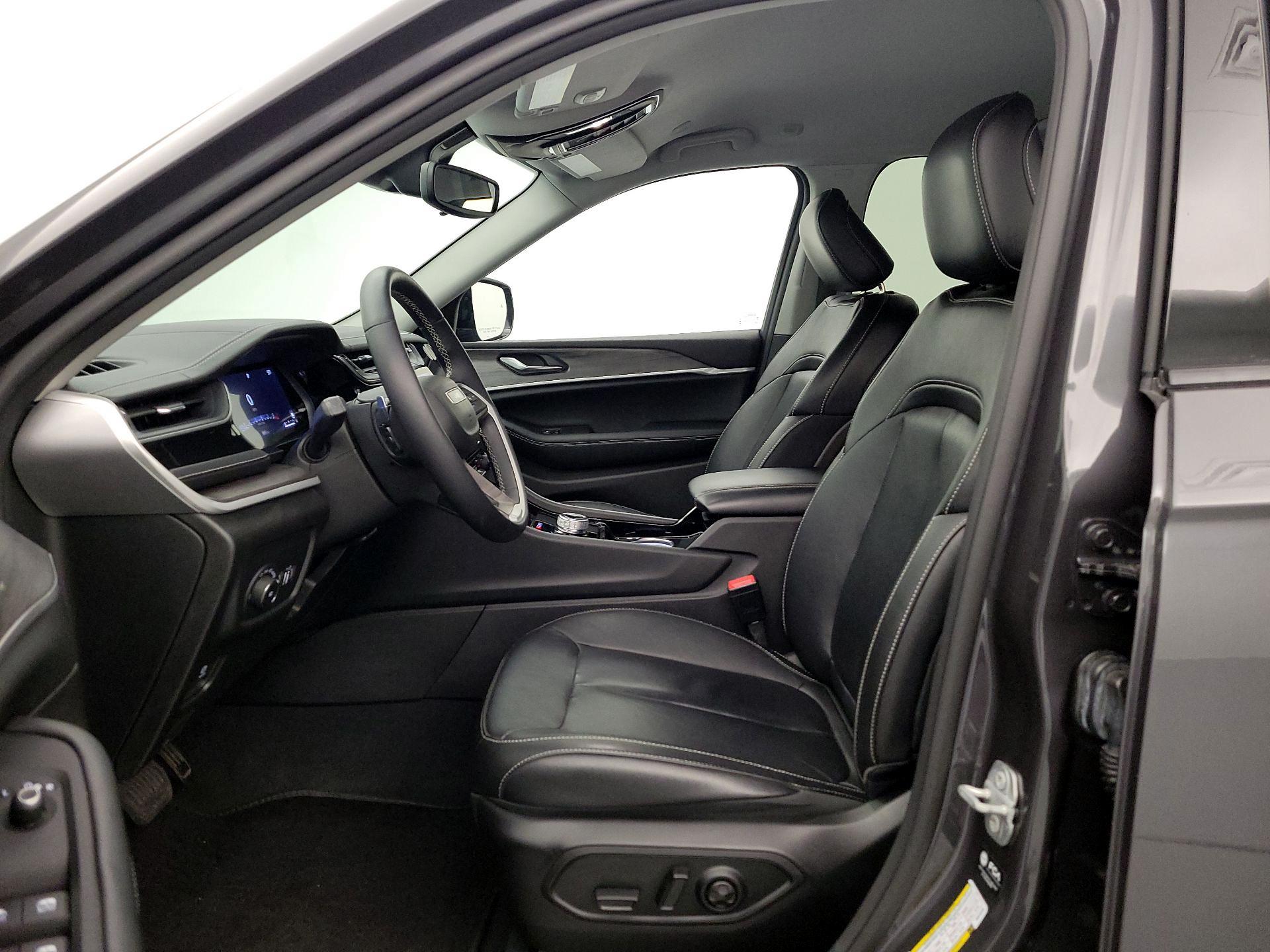 Thumbnail: 2022 Jeep Grand Cherokee - 11