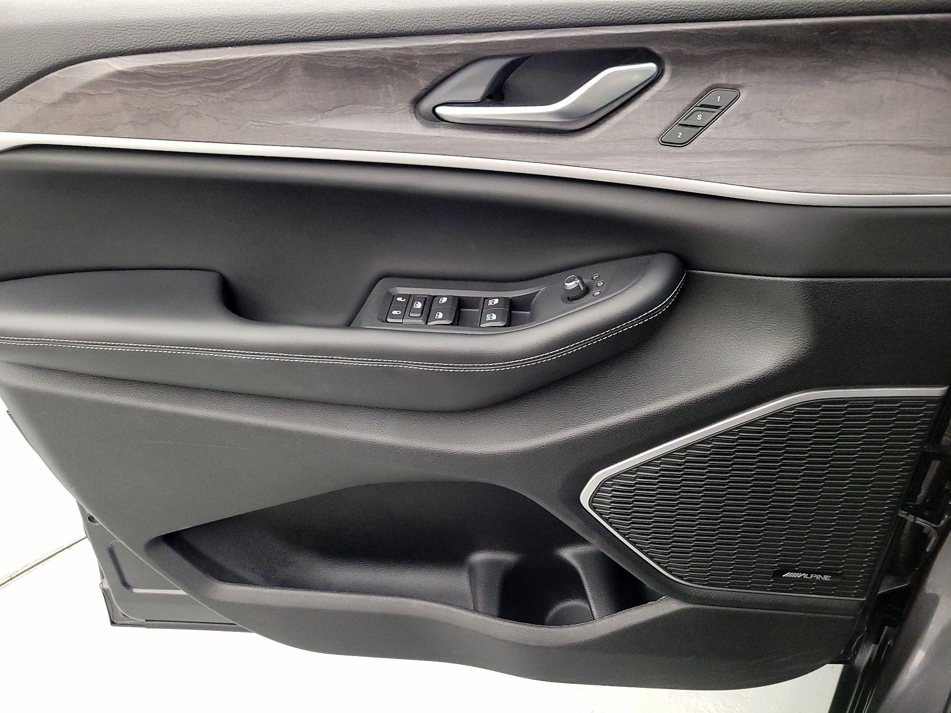 Thumbnail: 2022 Jeep Grand Cherokee - 12