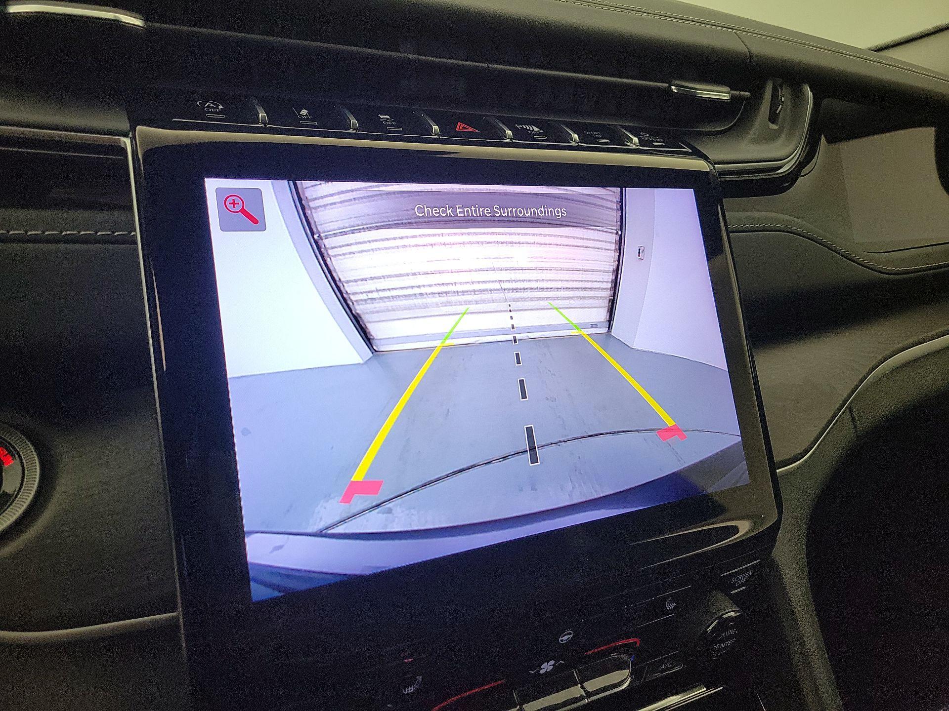 Thumbnail: 2022 Jeep Grand Cherokee - 15