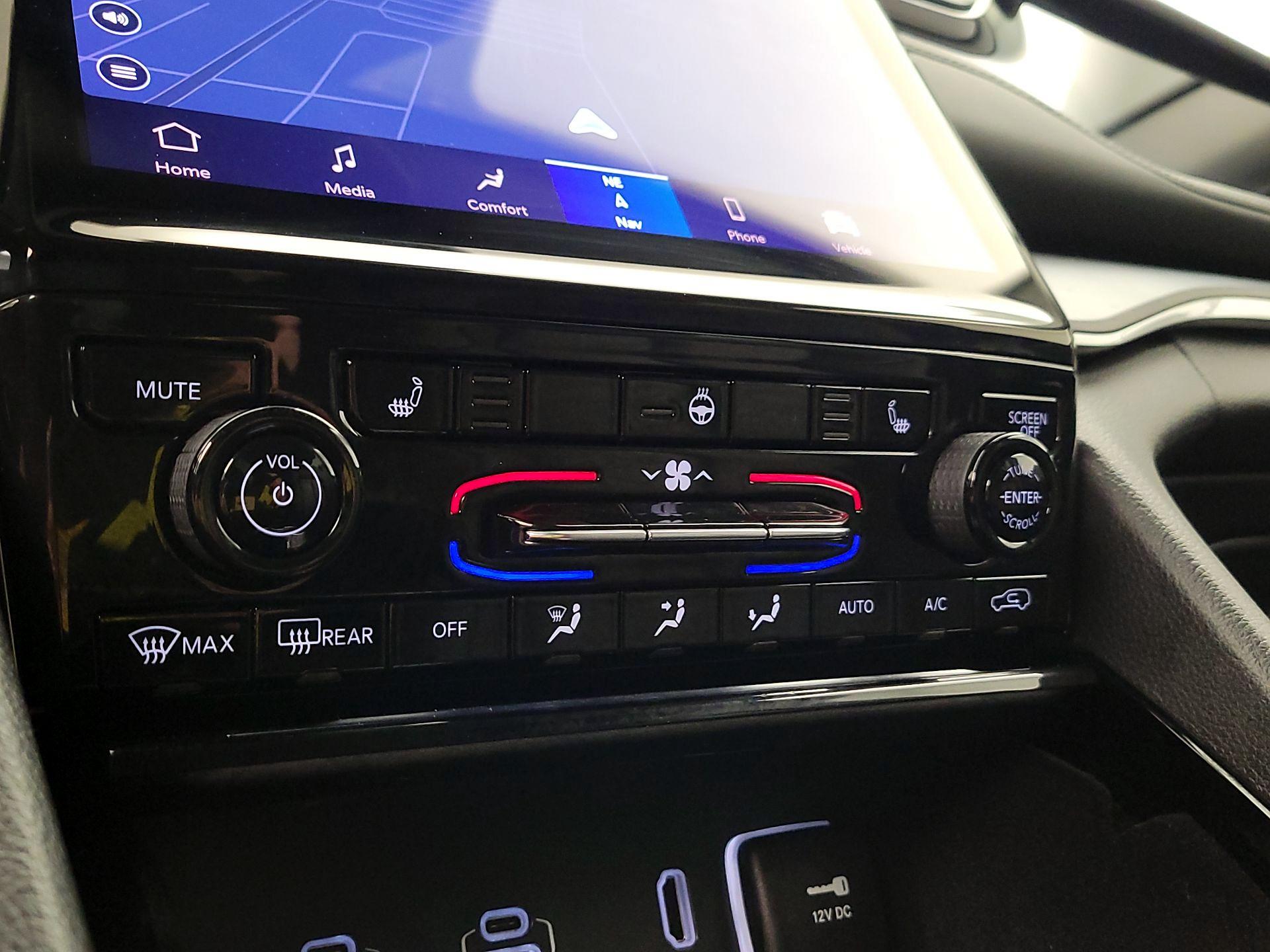 Thumbnail: 2022 Jeep Grand Cherokee - 17