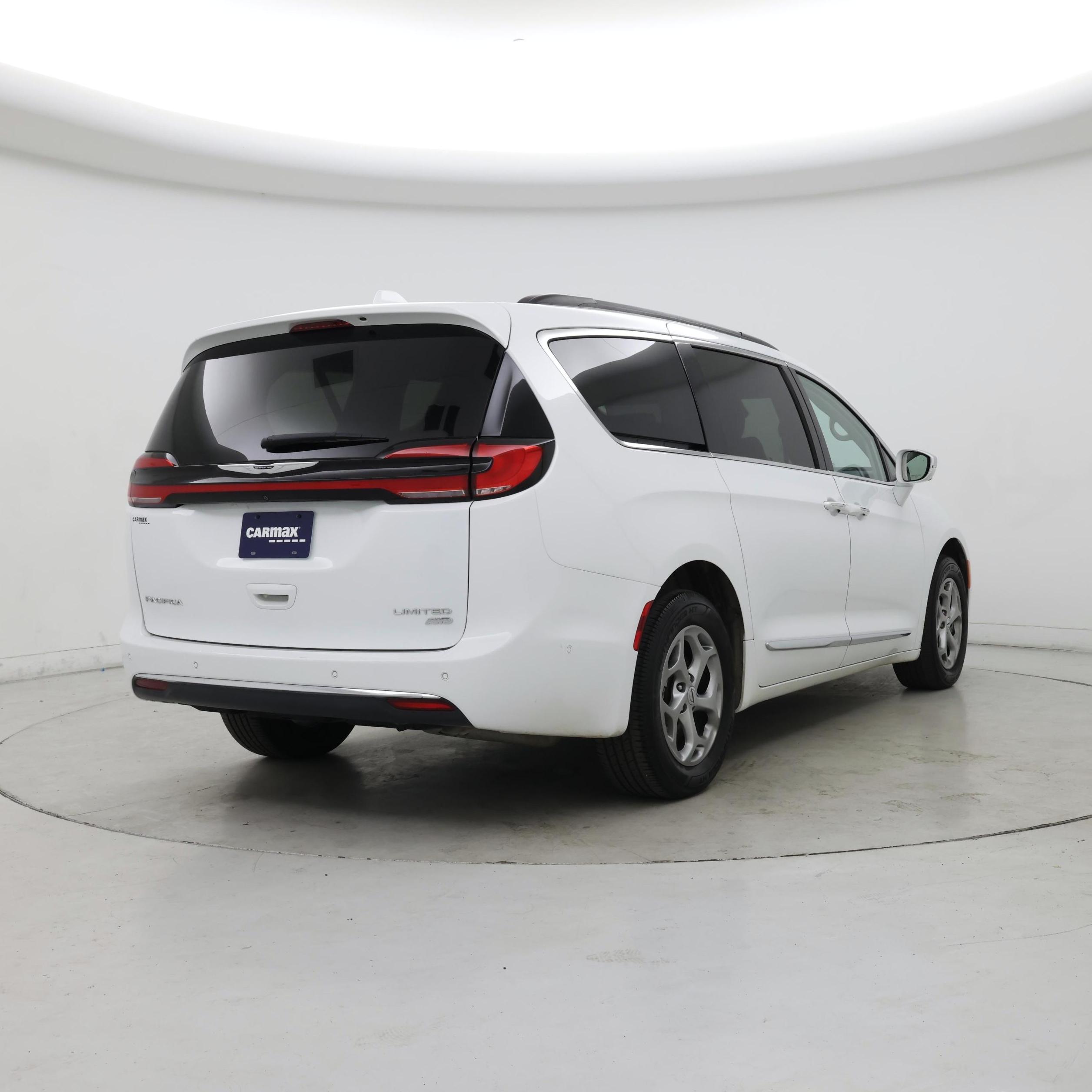 Thumbnail: 2022 Chrysler Pacifica - 8