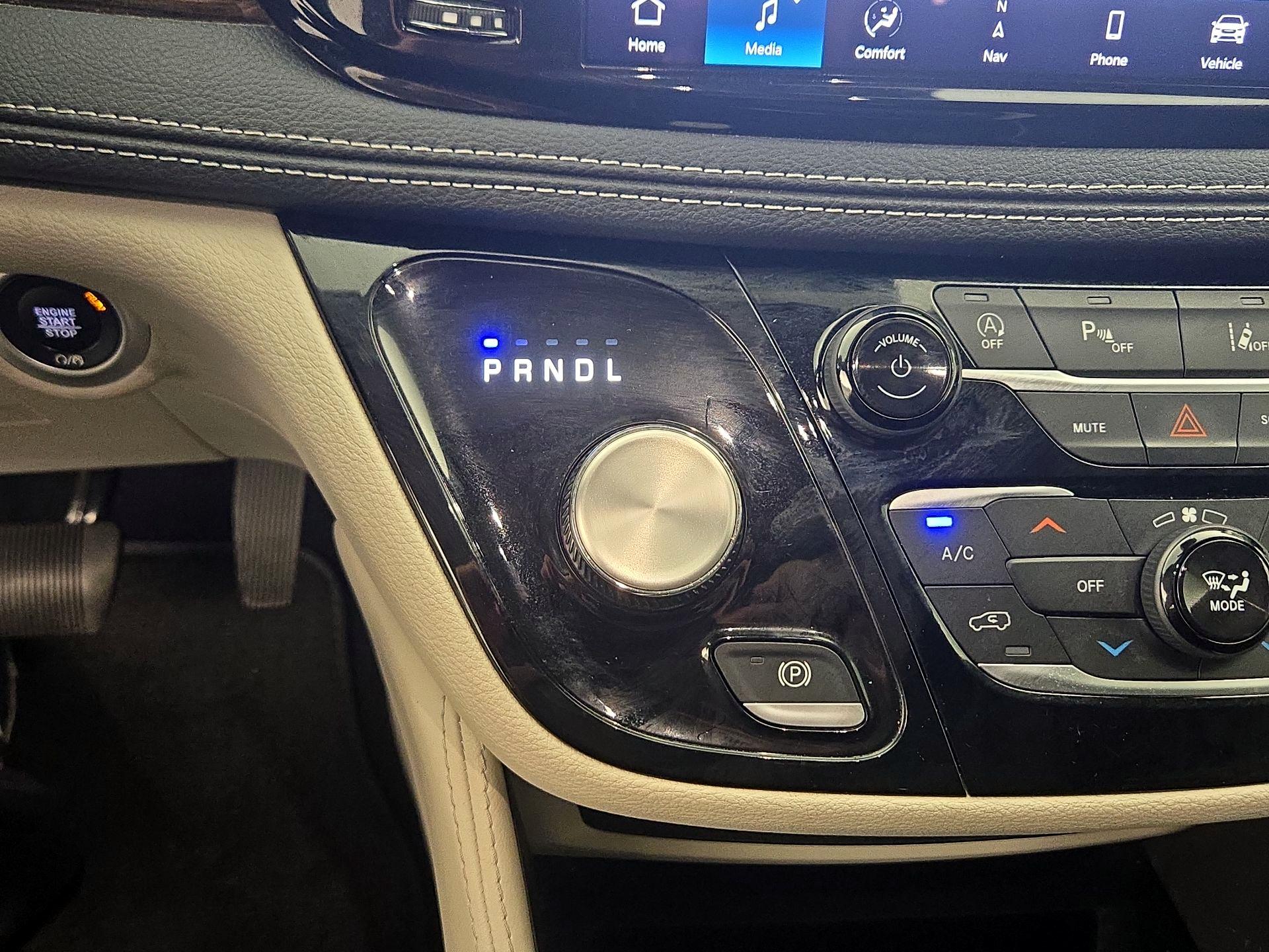 Thumbnail: 2023 Chrysler Pacifica - 18