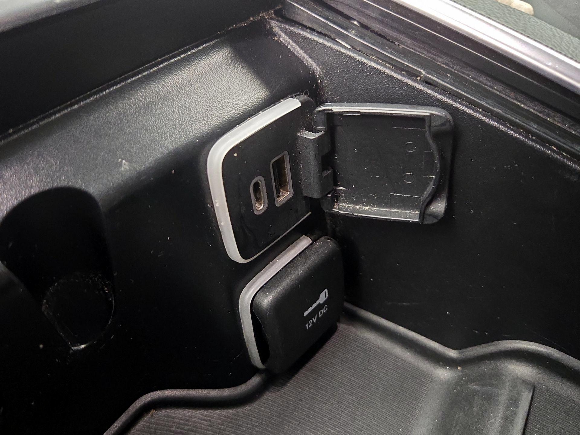 Thumbnail: 2023 Chrysler Pacifica - 19