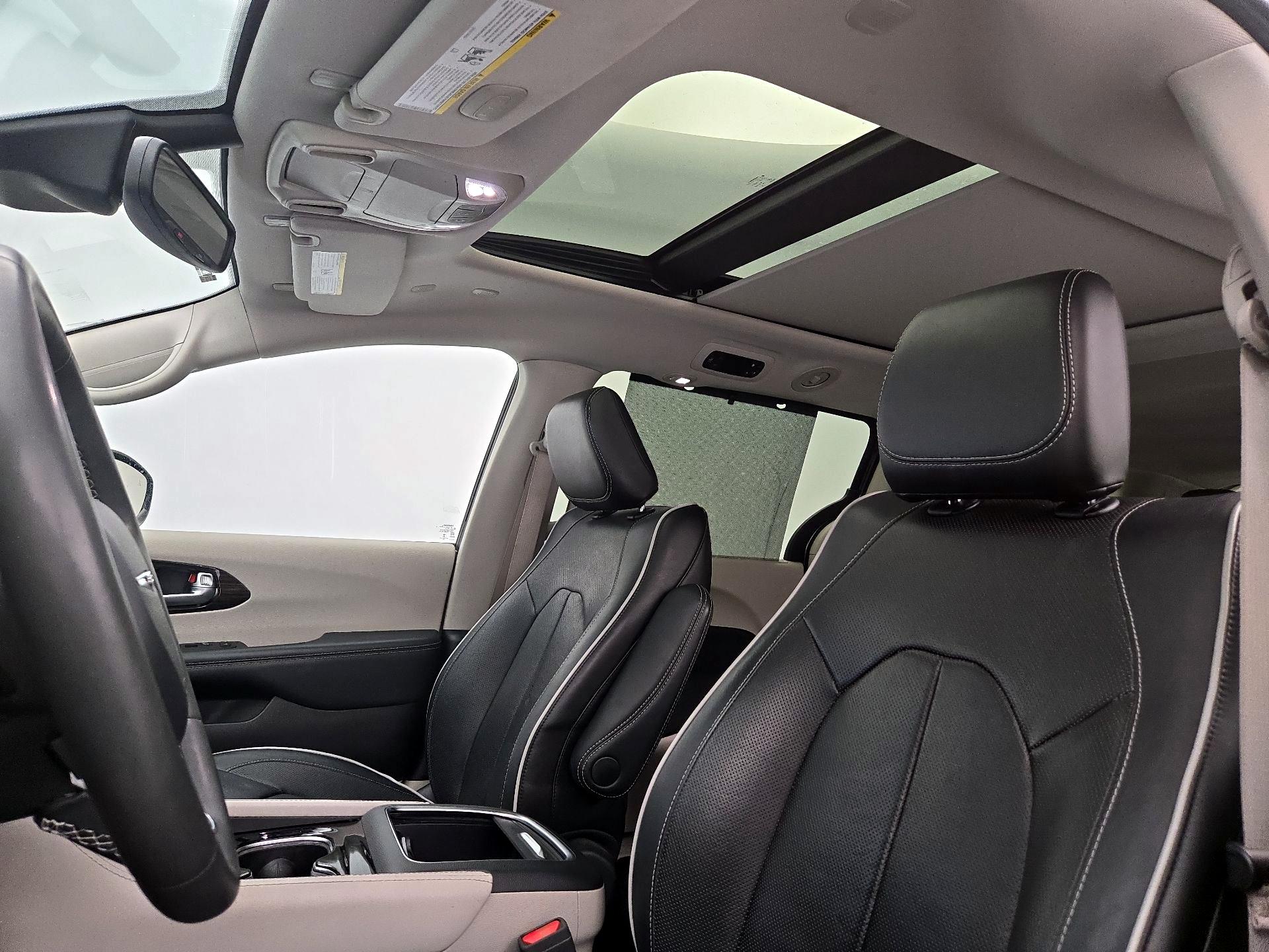 Thumbnail: 2023 Chrysler Pacifica - 20