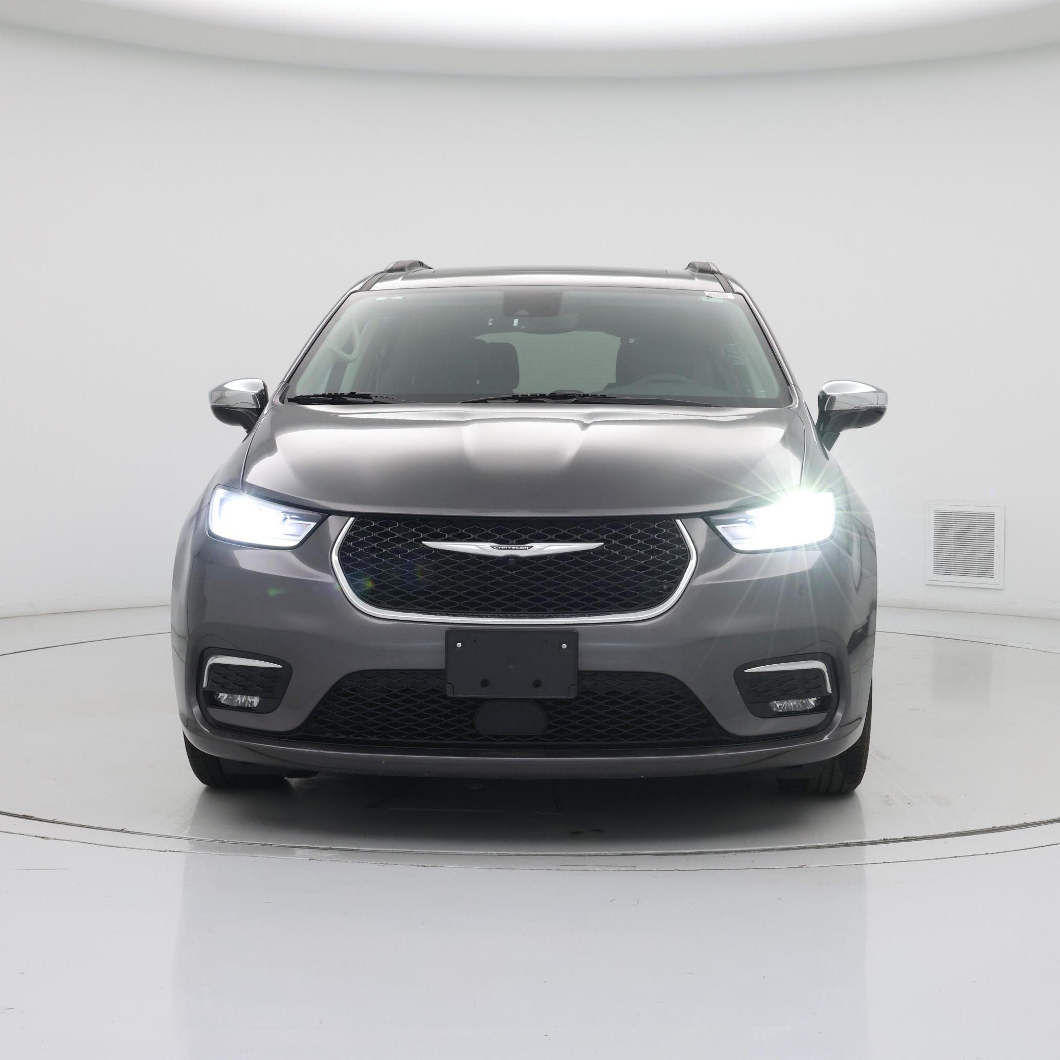 Thumbnail: 2023 Chrysler Pacifica - 5