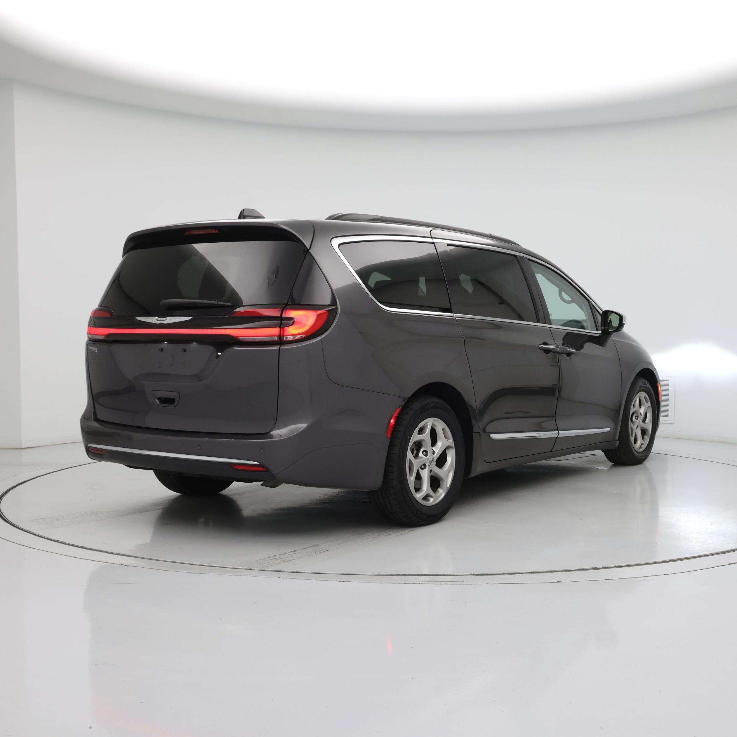 Thumbnail: 2023 Chrysler Pacifica - 8