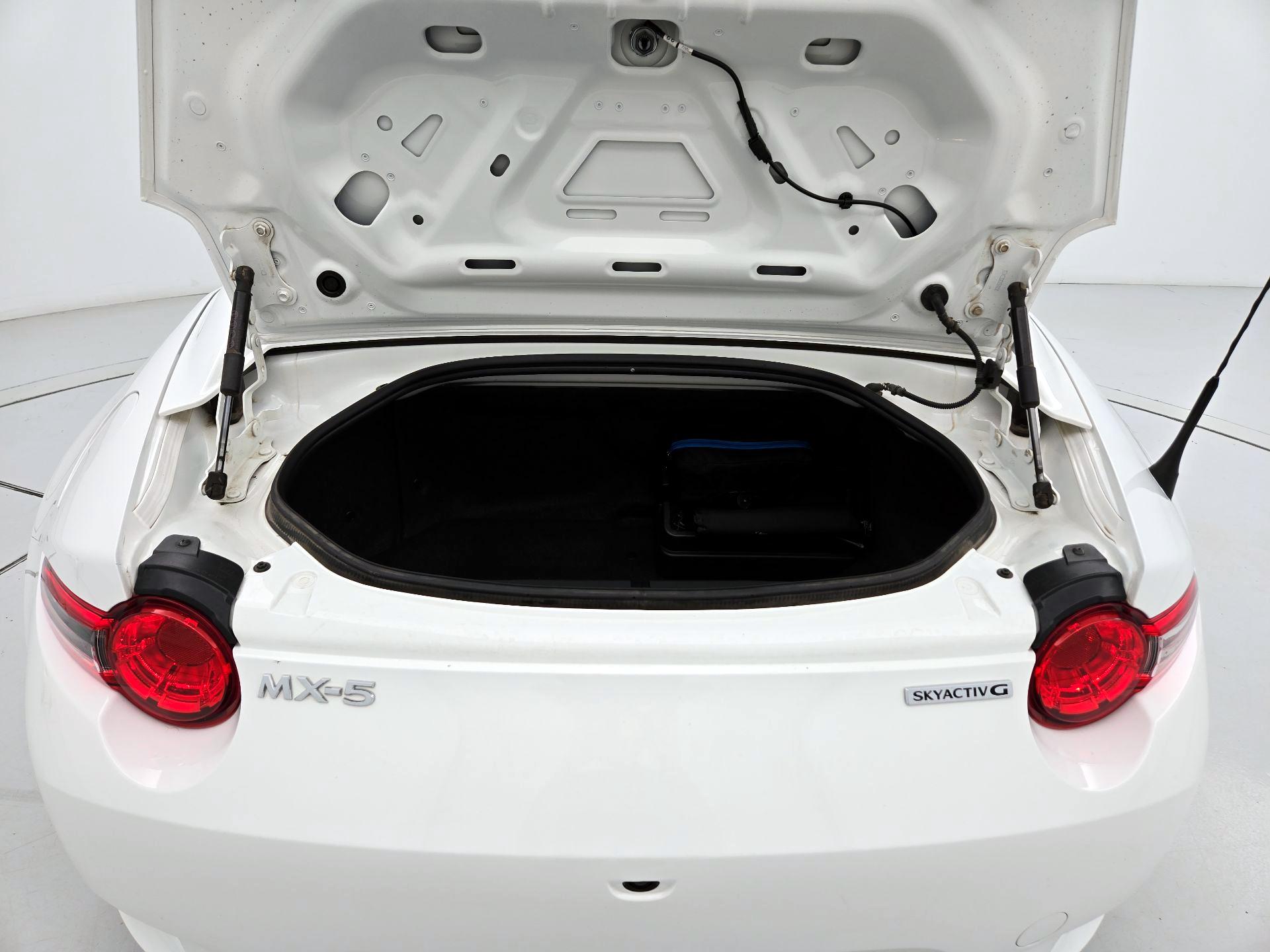 Thumbnail: 2021 Mazda MX-5 Miata - 19
