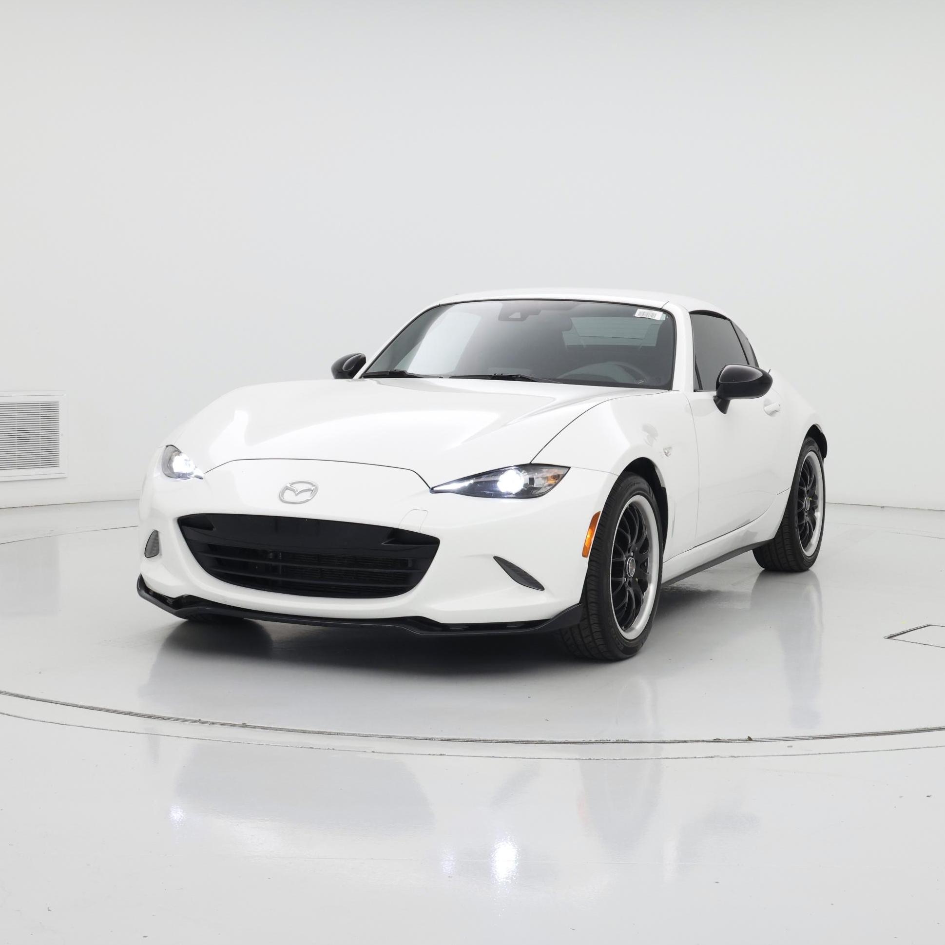 Thumbnail: 2021 Mazda MX-5 Miata - 4