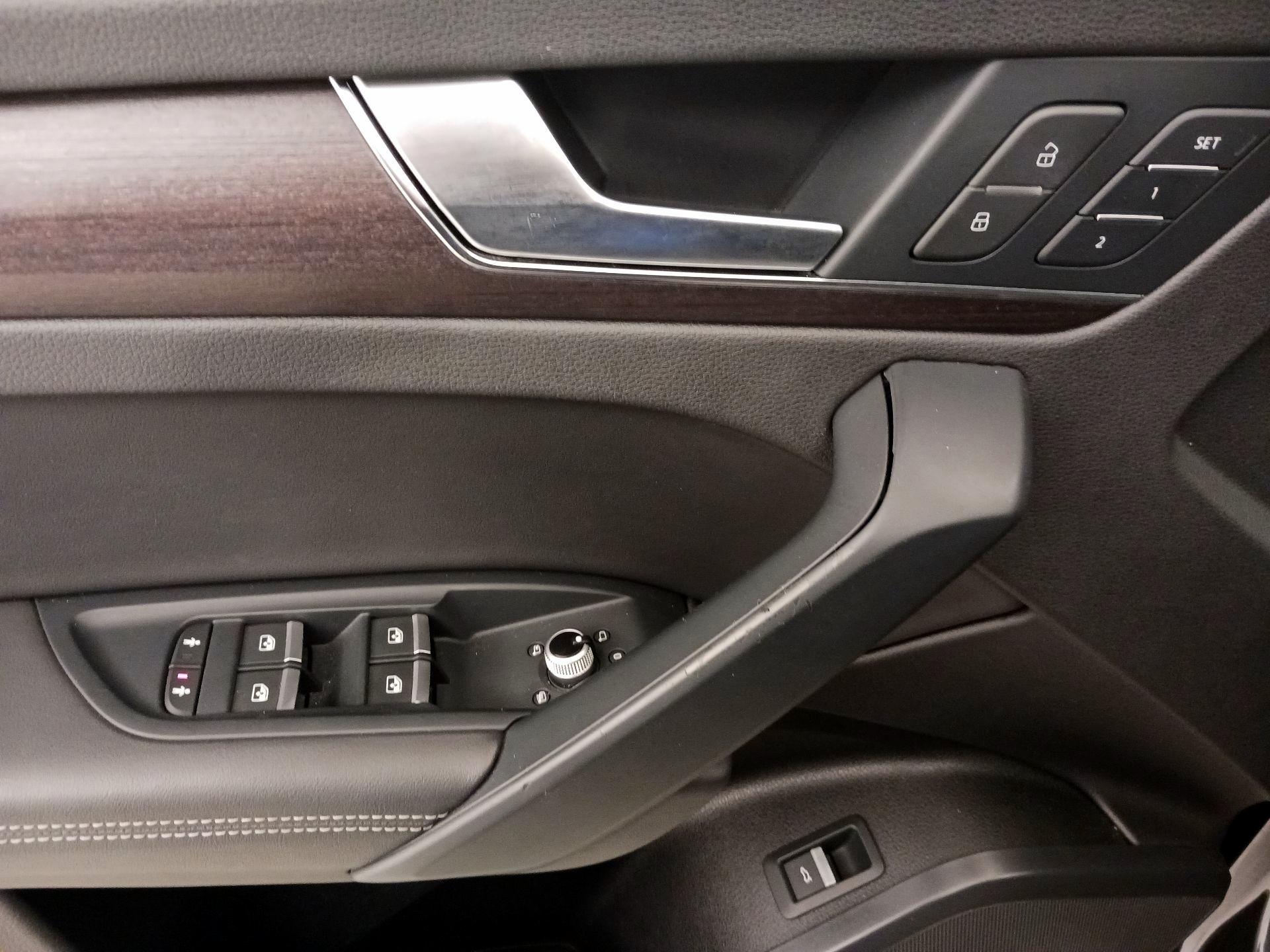 Thumbnail: 2021 Audi Q5 - 12