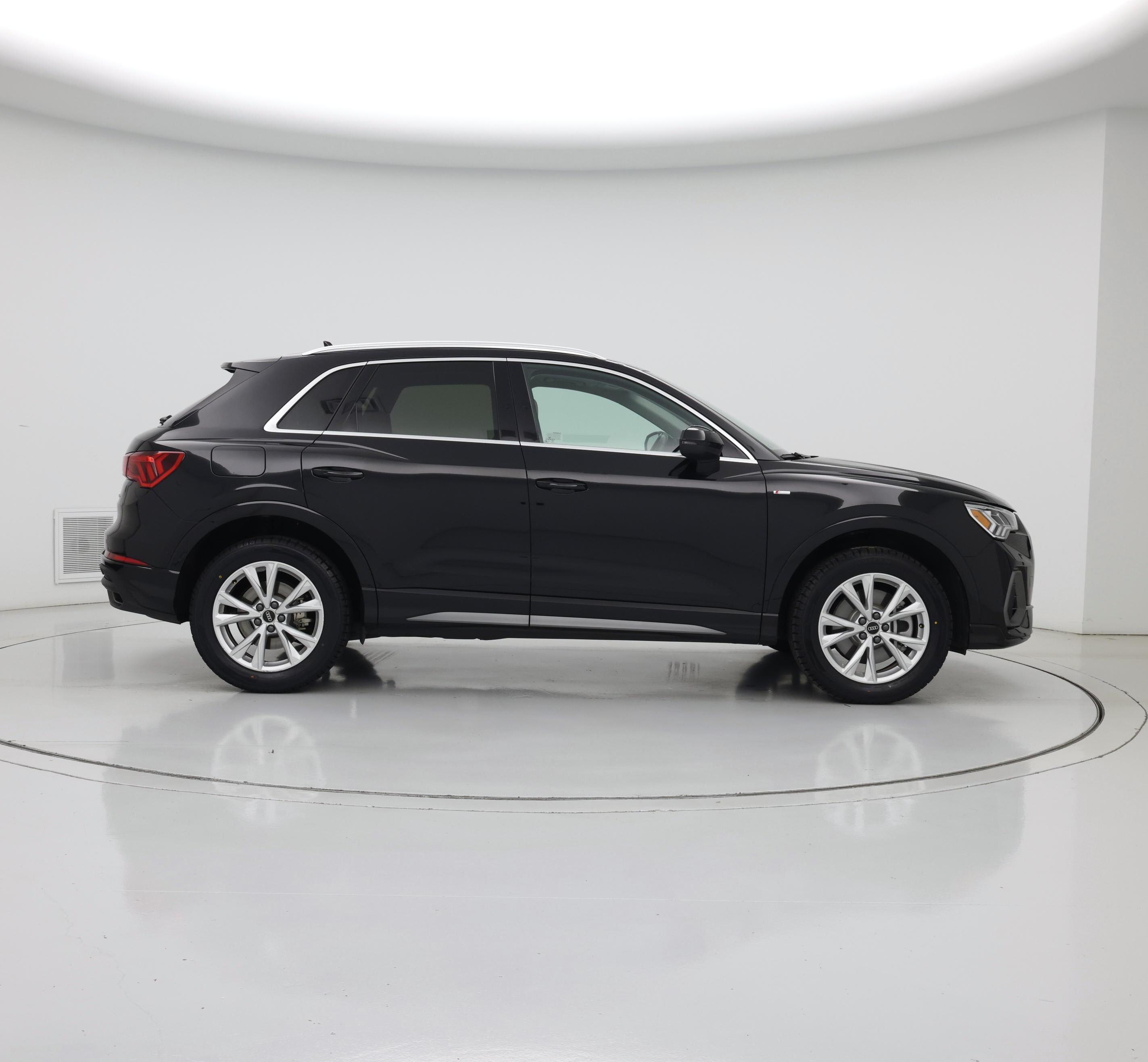 Thumbnail: 2022 Audi Q3 - 7