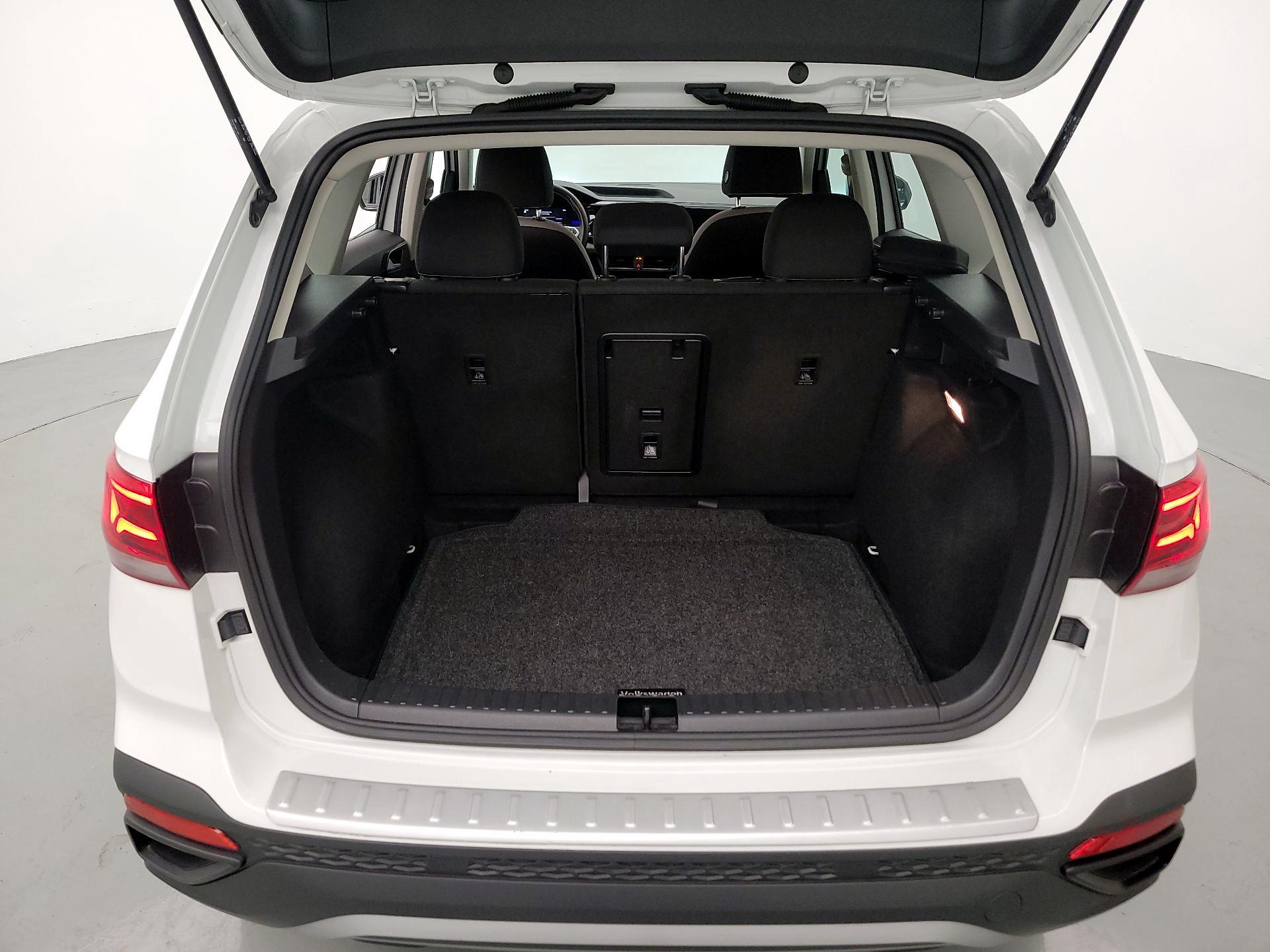 Thumbnail: 2023 Volkswagen Taos - 20