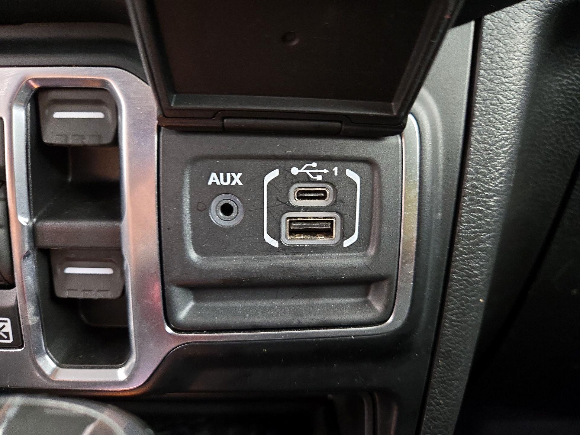 Thumbnail: 2021 Jeep Wrangler - 19