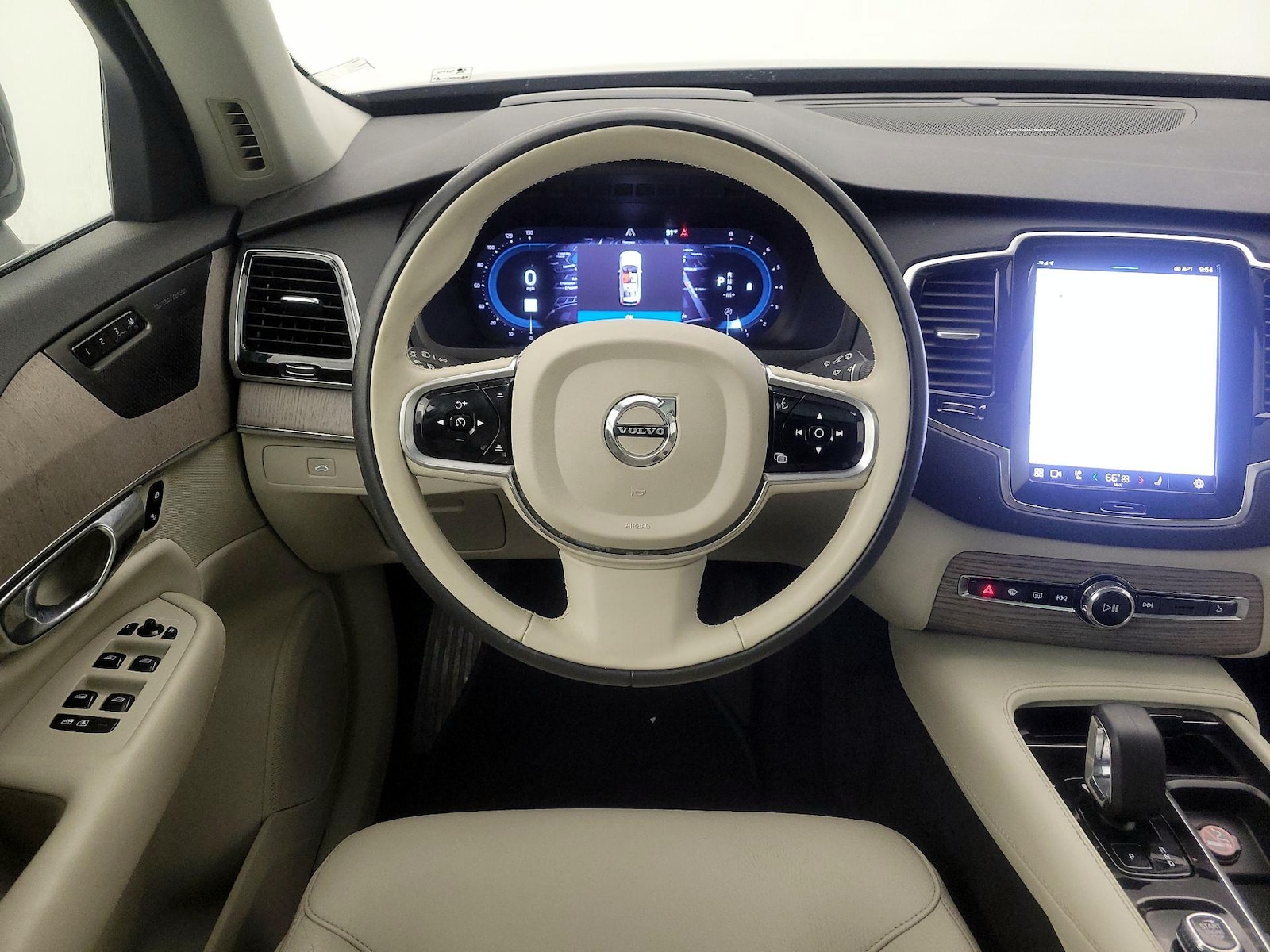 2023 Volvo XC90 Plus - Photo 11