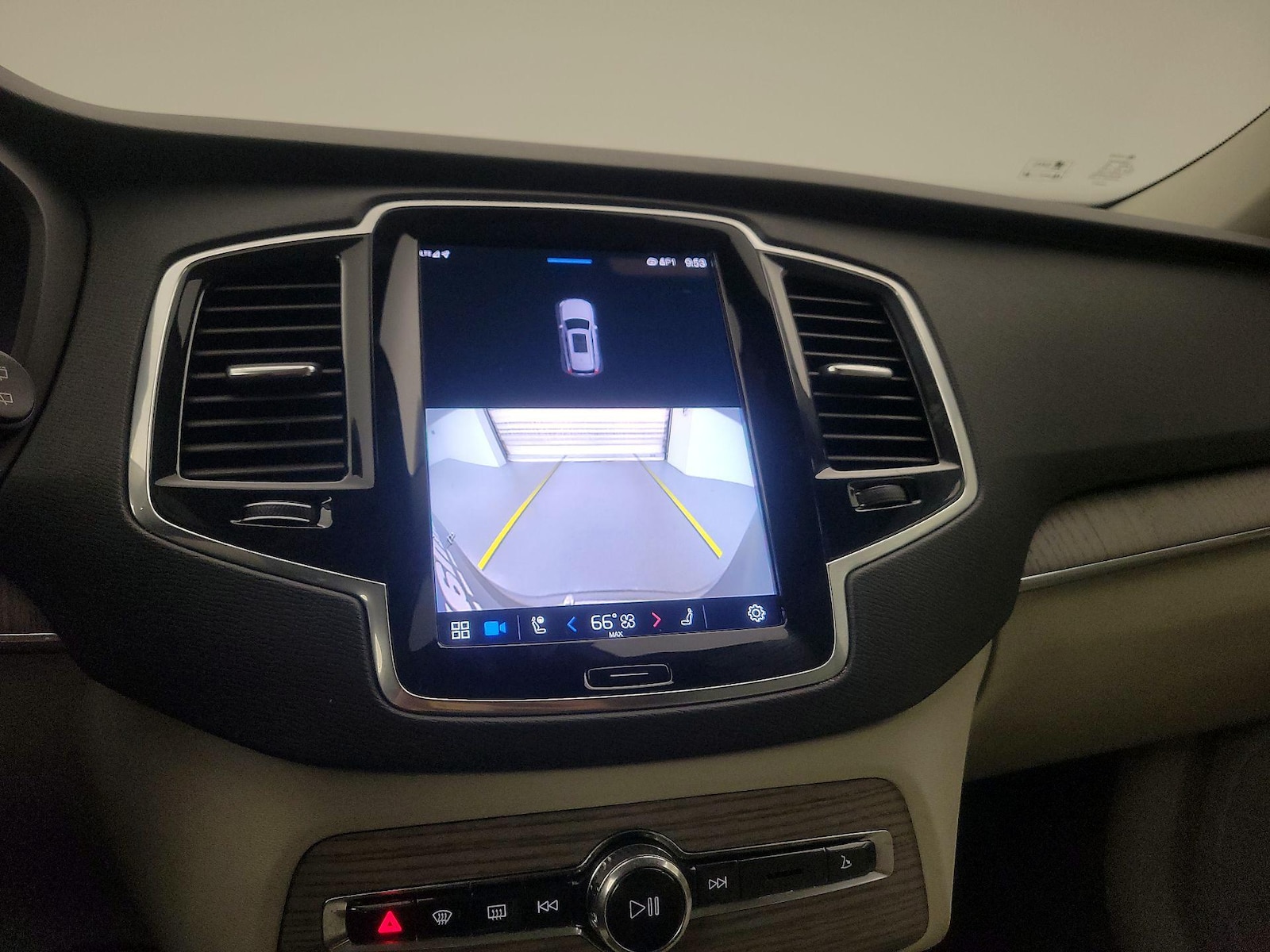 2023 Volvo XC90 Plus - Photo 16