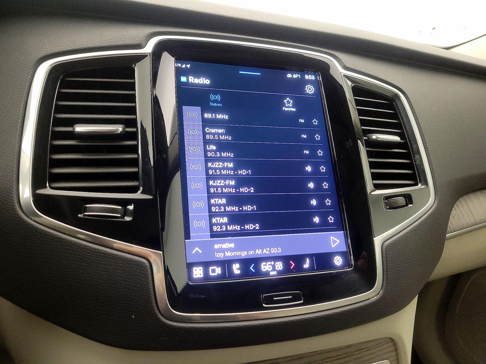 2023 Volvo XC90 Plus - Photo 17