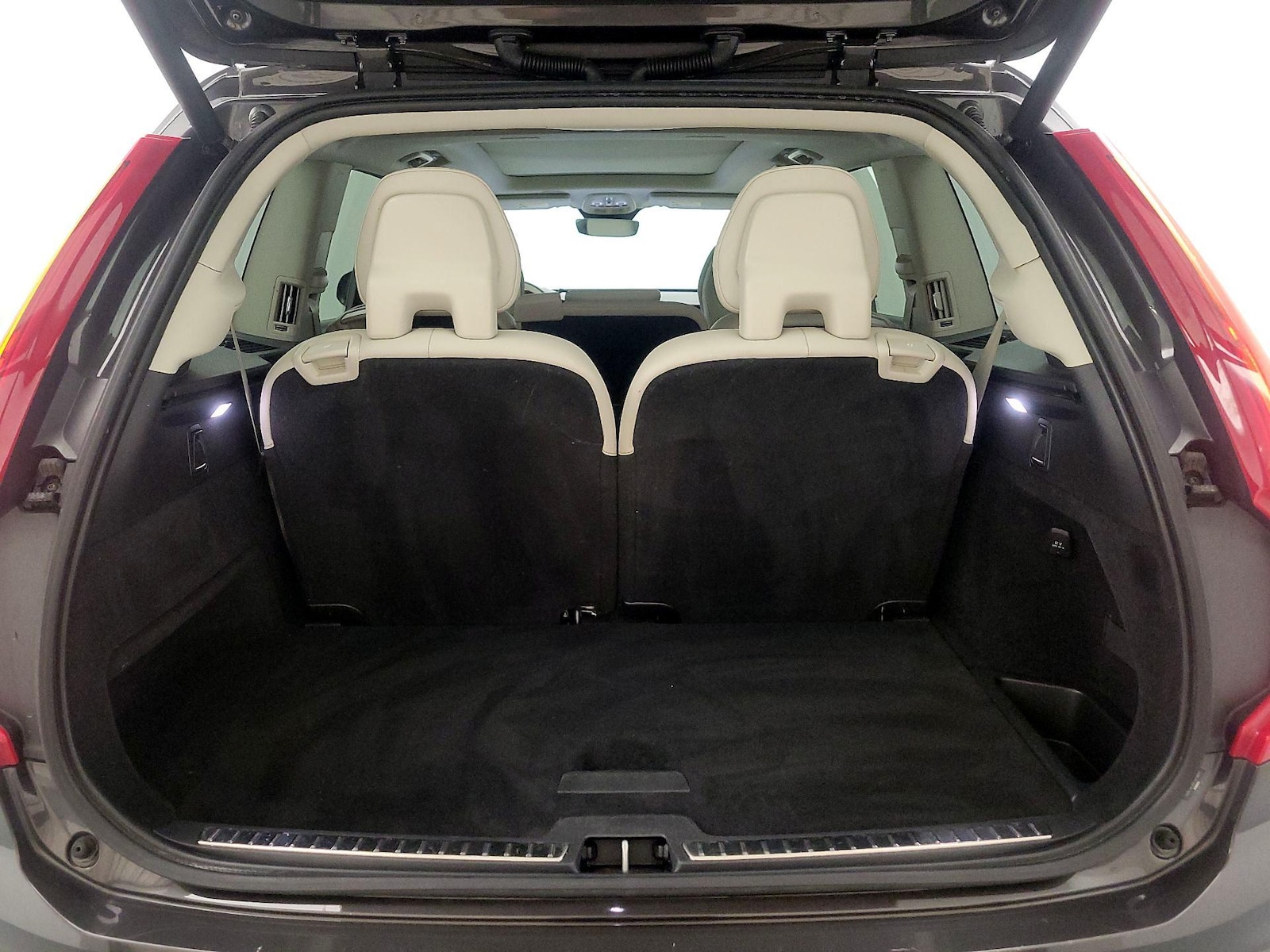 2023 Volvo XC90 Plus - Photo 23