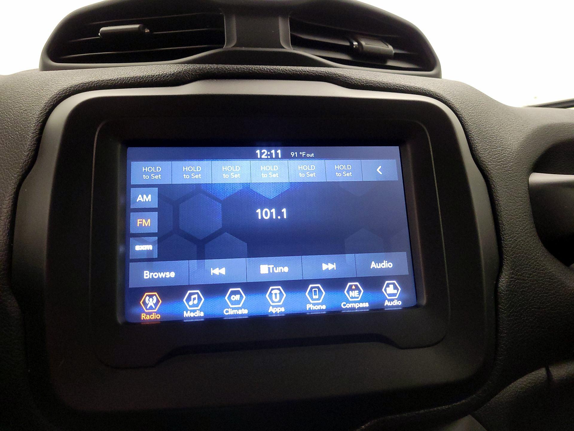 Thumbnail: 2020 Jeep Renegade - 15