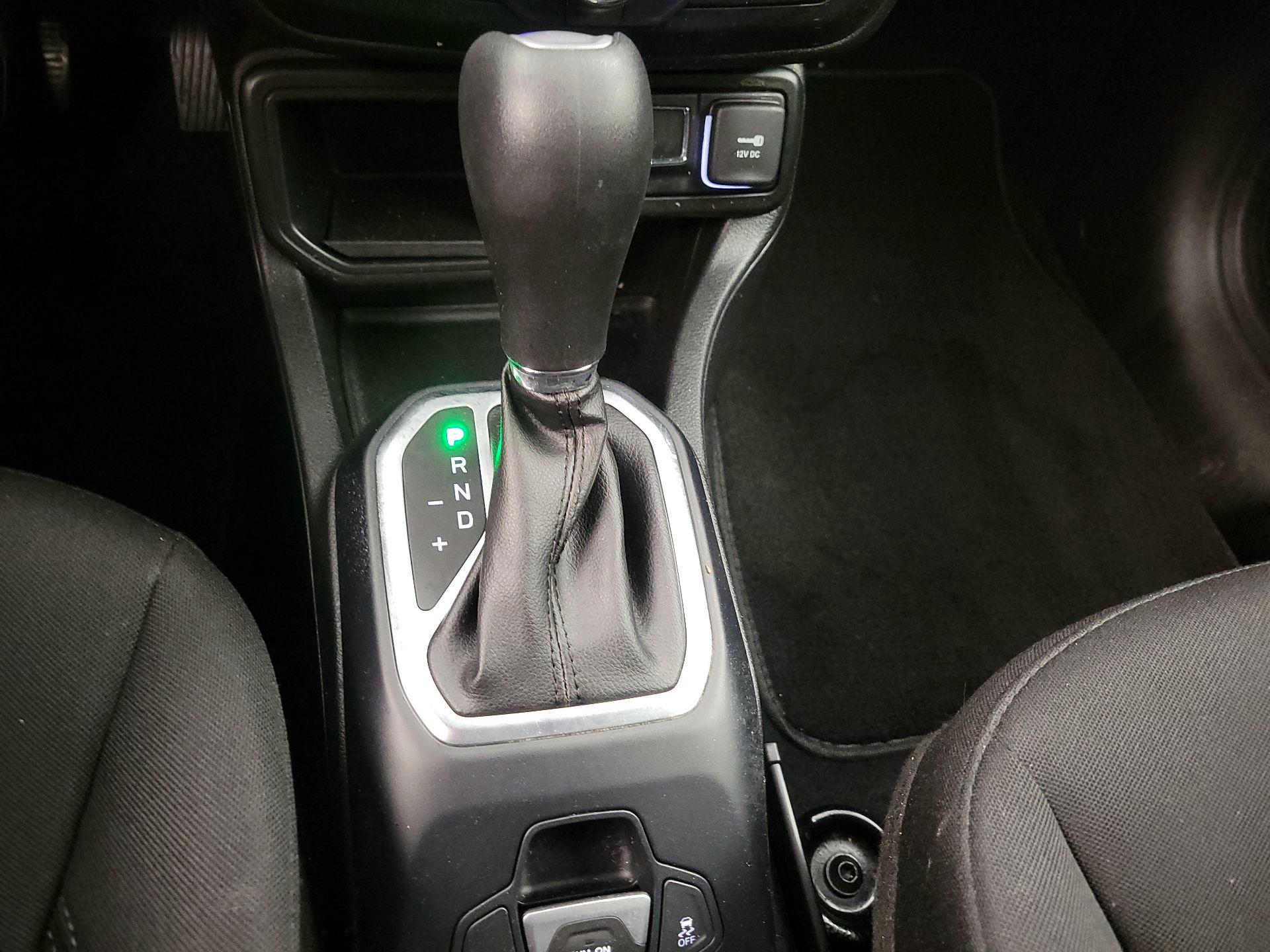 Thumbnail: 2020 Jeep Renegade - 17