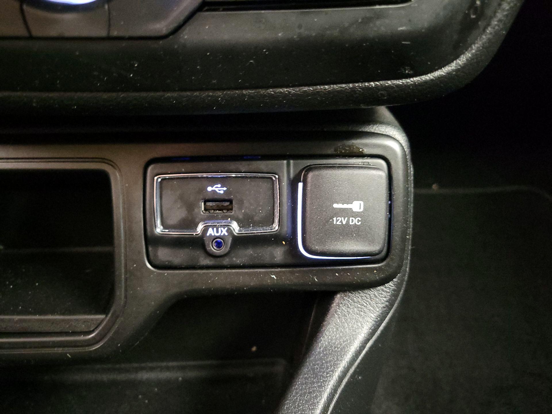 Thumbnail: 2020 Jeep Renegade - 18