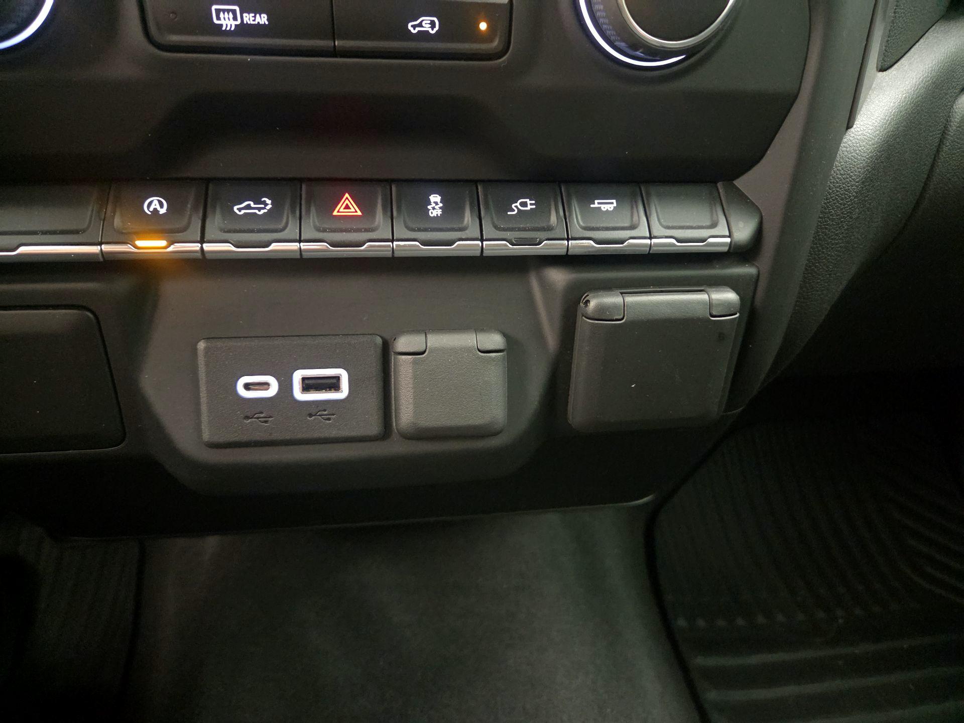 Thumbnail: 2022 Chevrolet Silverado 1500 - 18