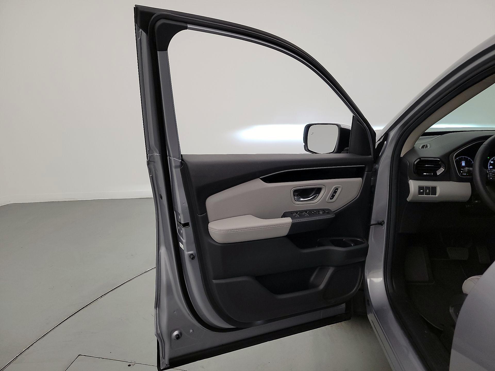 Thumbnail: 2025 Honda Pilot - 12