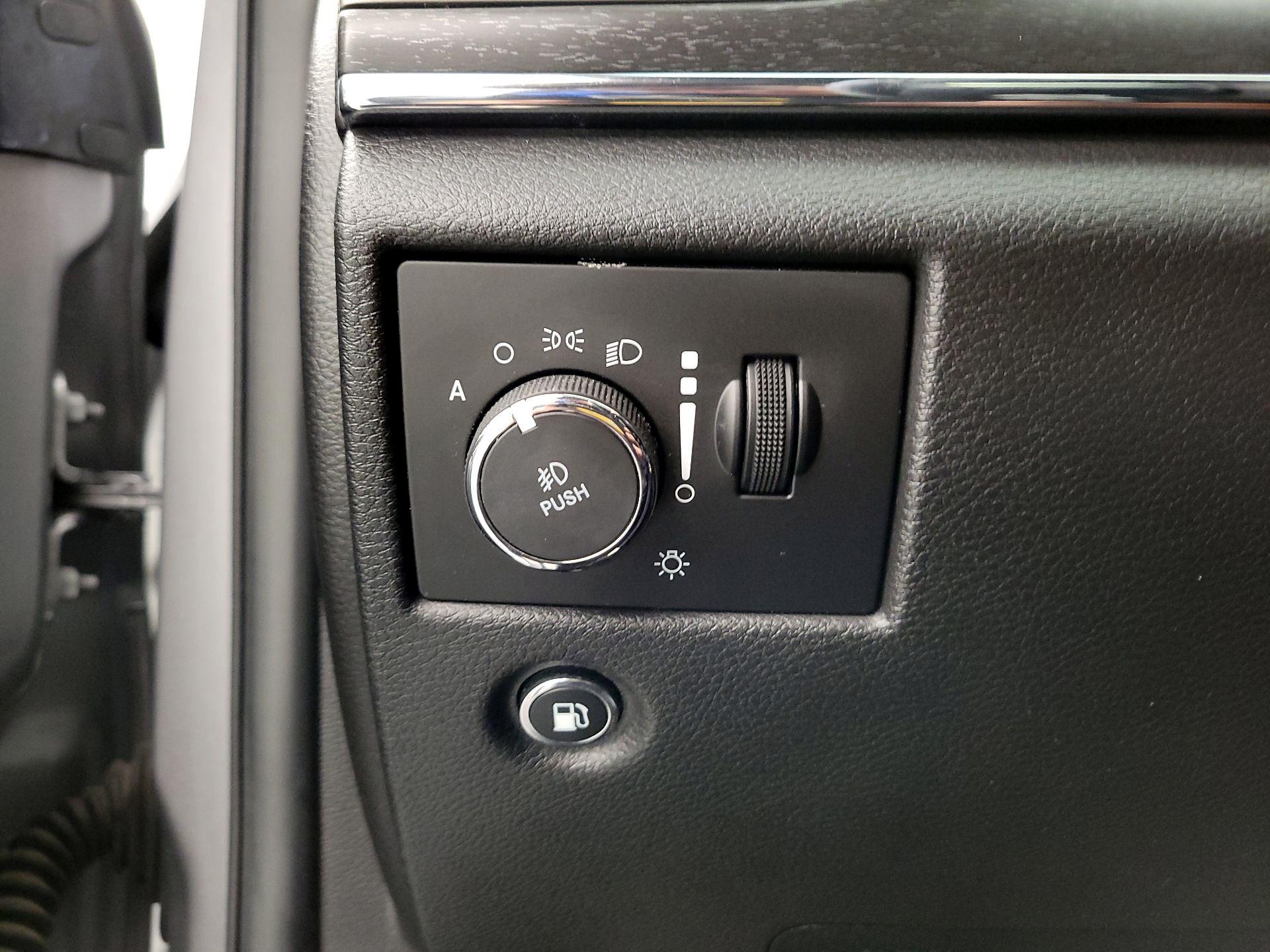 Thumbnail: 2018 Jeep Grand Cherokee - 13