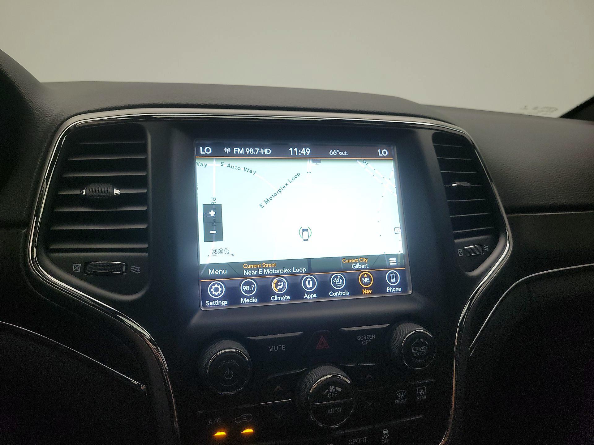 Thumbnail: 2018 Jeep Grand Cherokee - 14