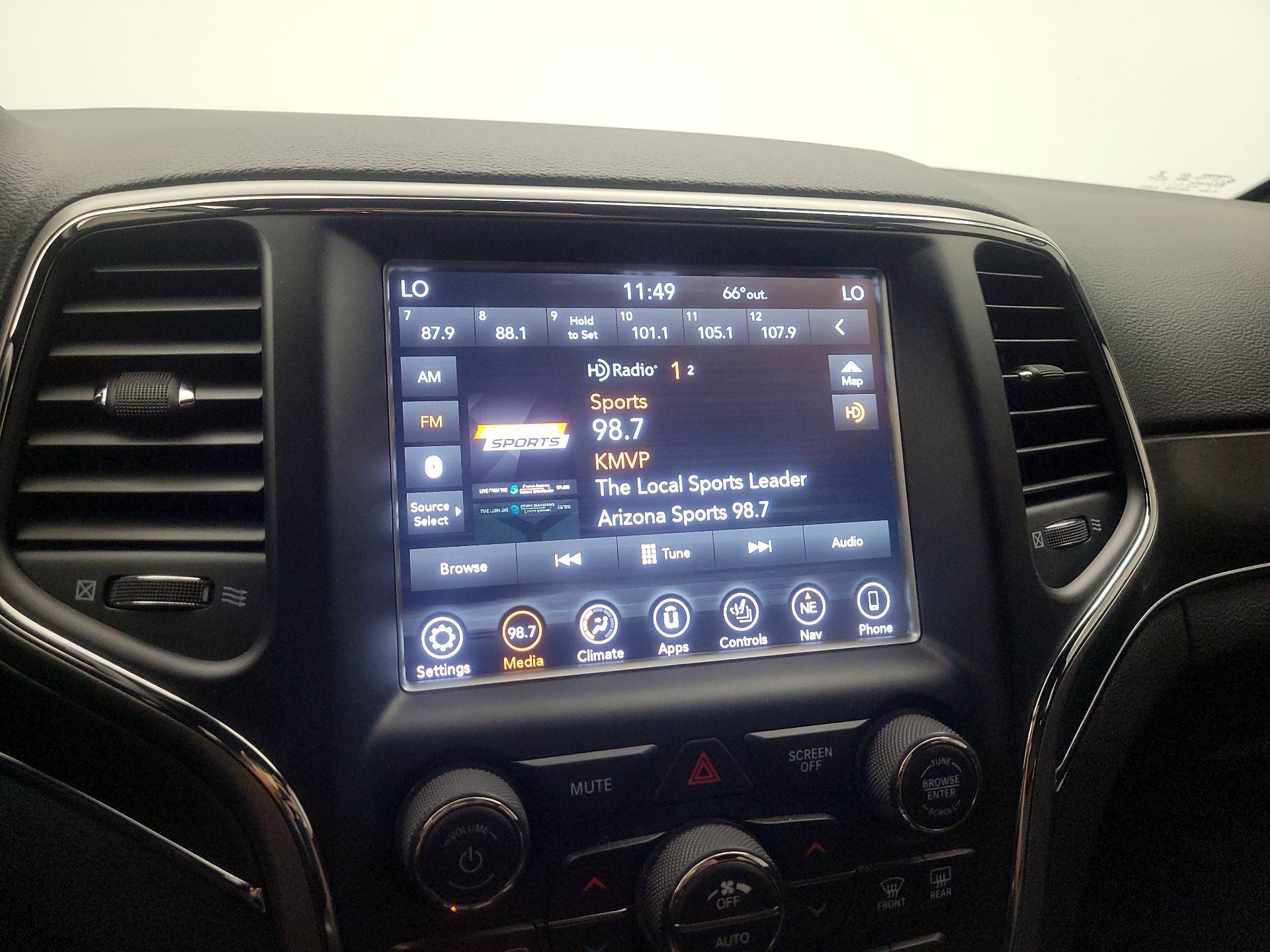 Thumbnail: 2018 Jeep Grand Cherokee - 16