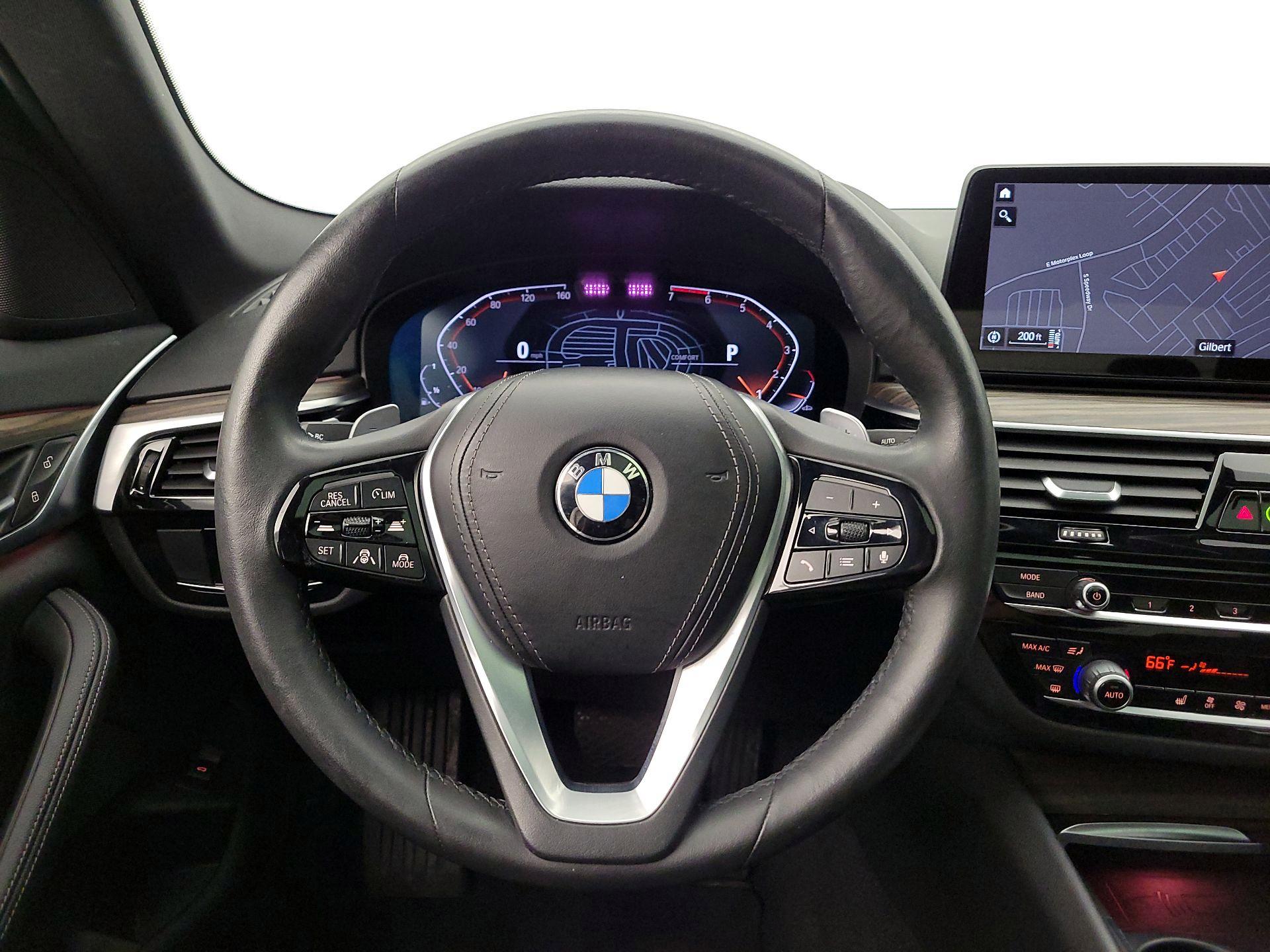 Thumbnail: 2022 BMW 5 Series - 10