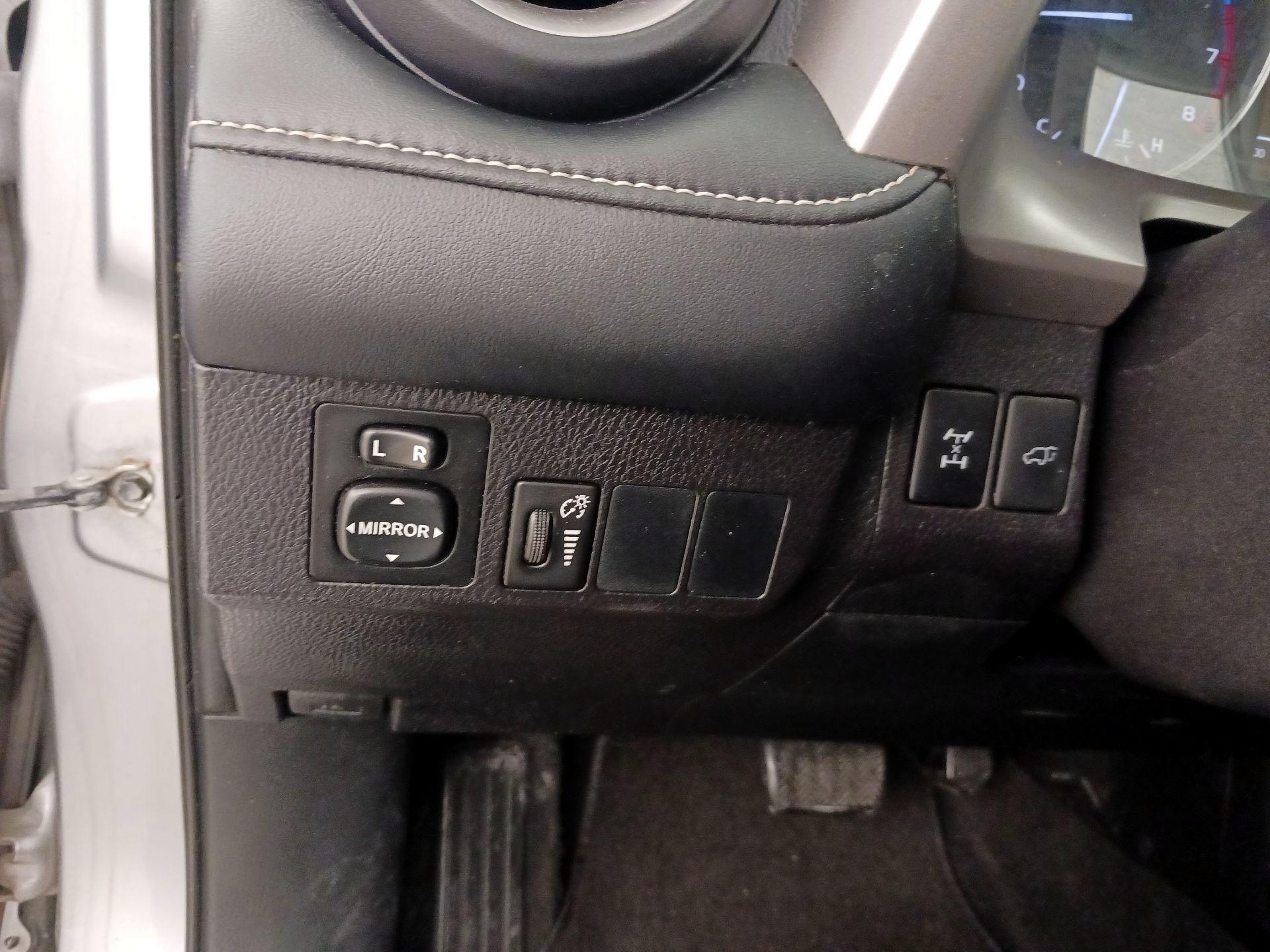Thumbnail: 2016 Toyota RAV4 - 13