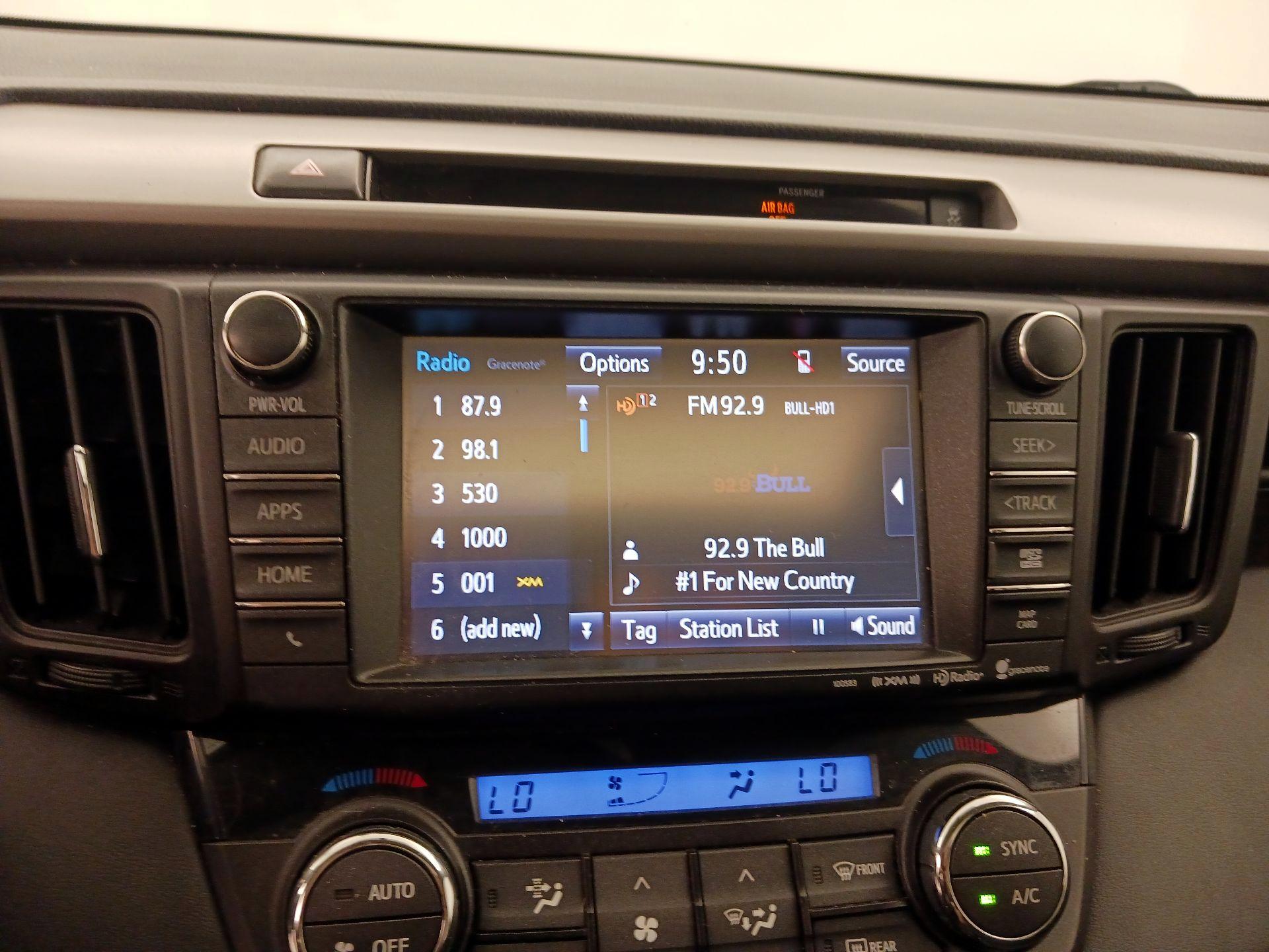 Thumbnail: 2016 Toyota RAV4 - 15