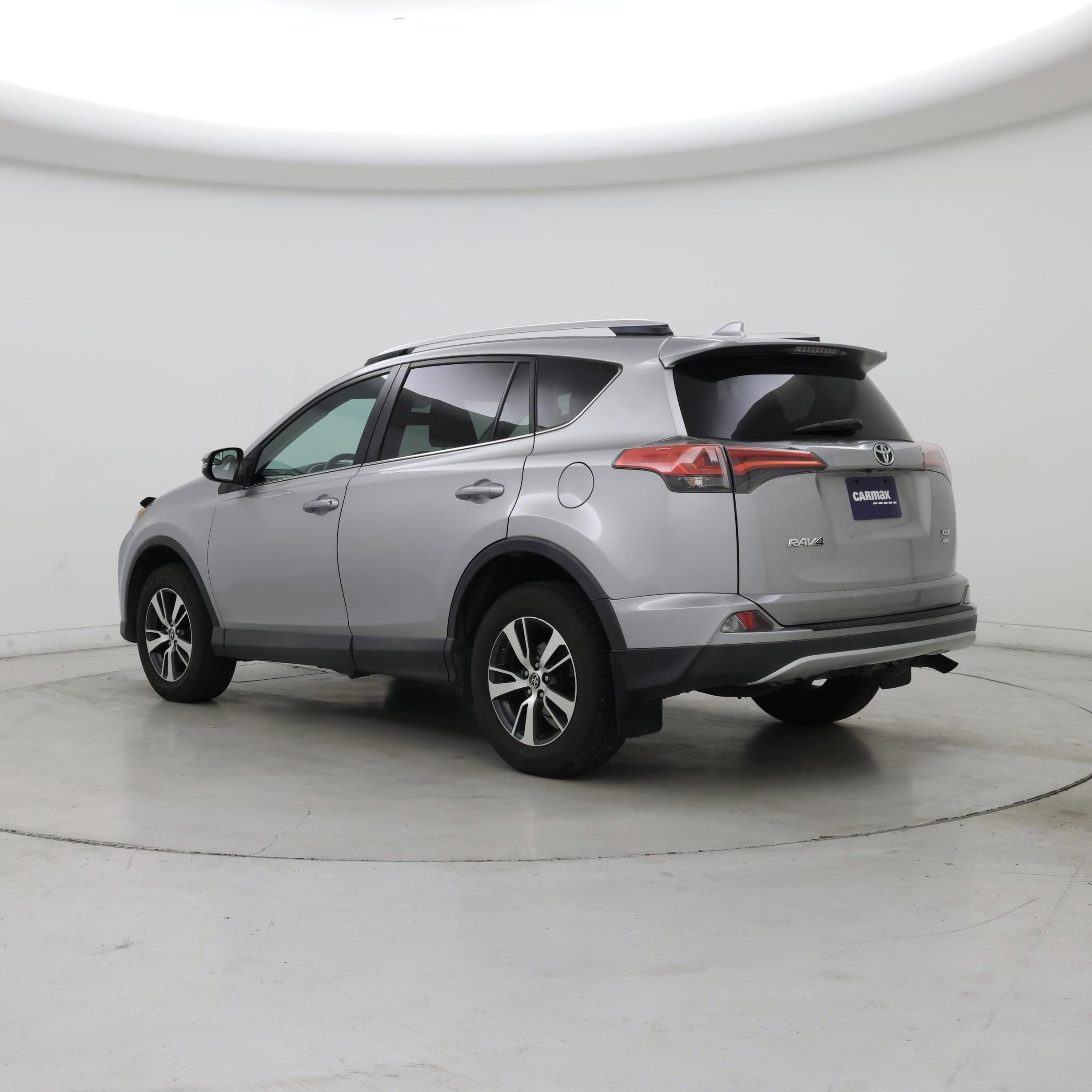 Thumbnail: 2016 Toyota RAV4 - 2