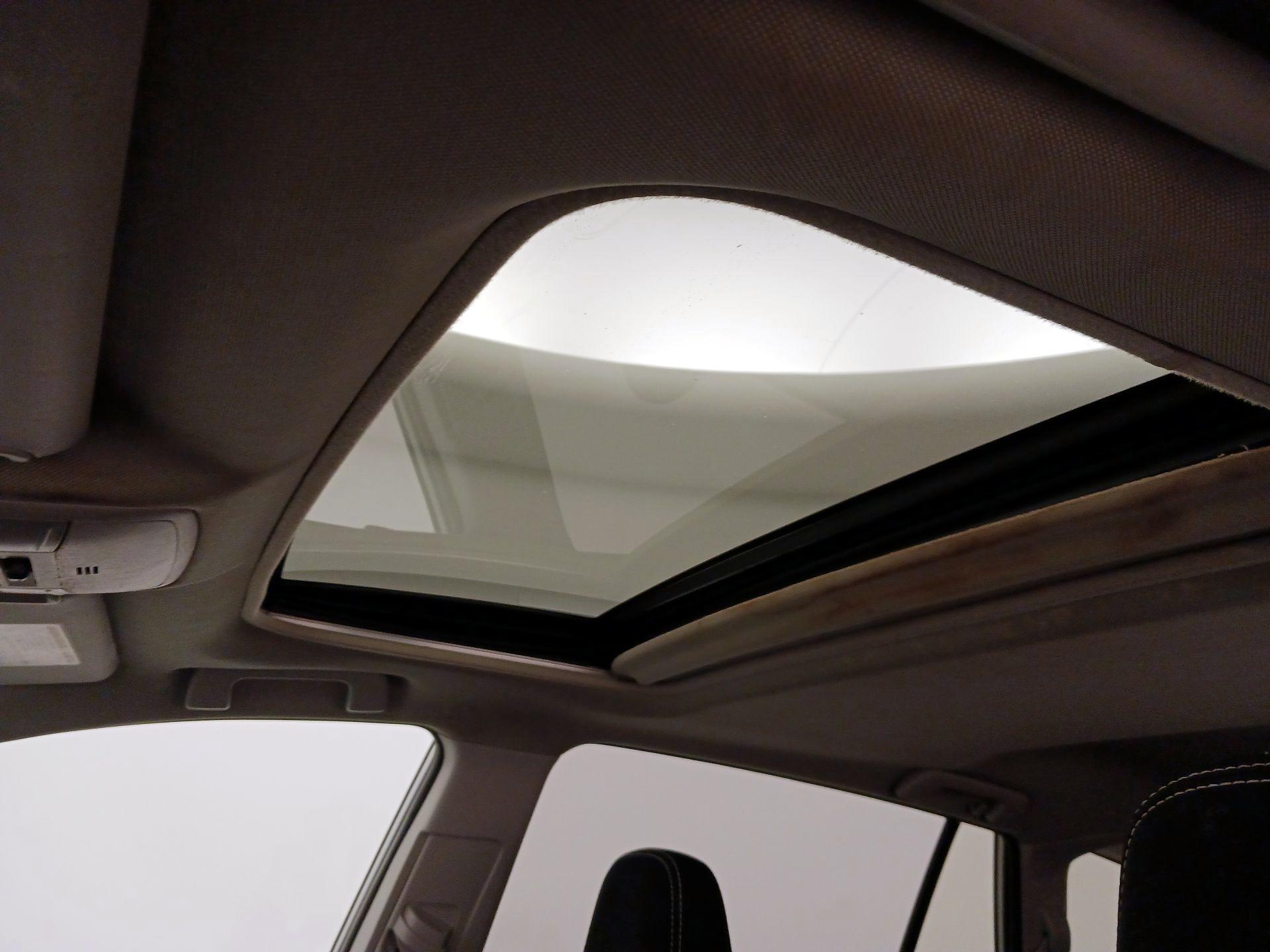 Thumbnail: 2016 Toyota RAV4 - 19
