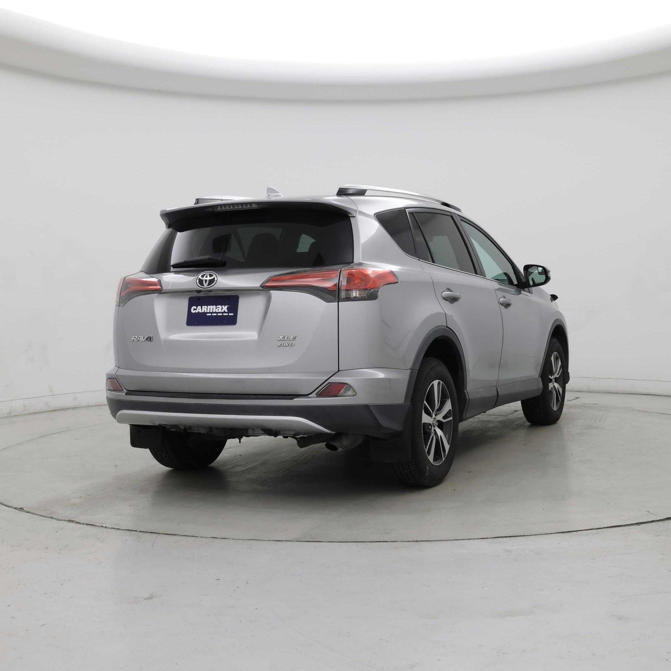 Thumbnail: 2016 Toyota RAV4 - 8