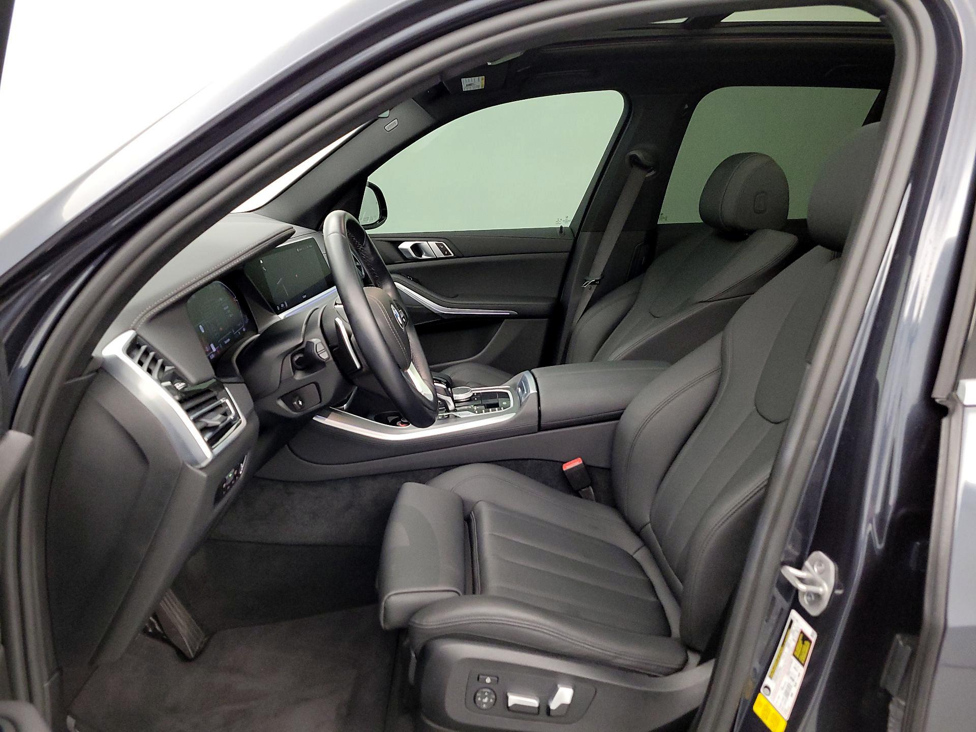 Thumbnail: 2022 BMW X5 - 11