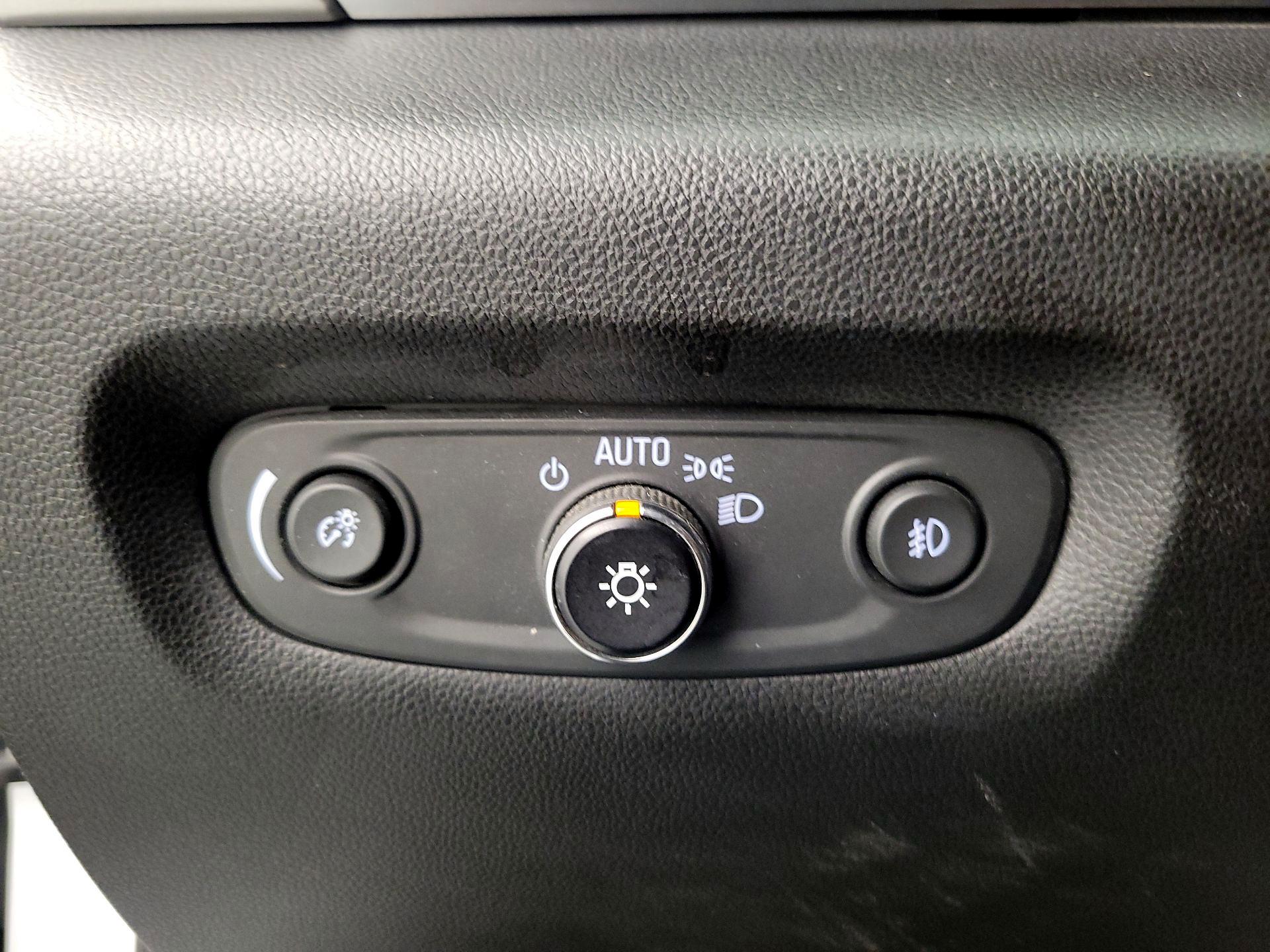 Thumbnail: 2019 Chevrolet Traverse - 13