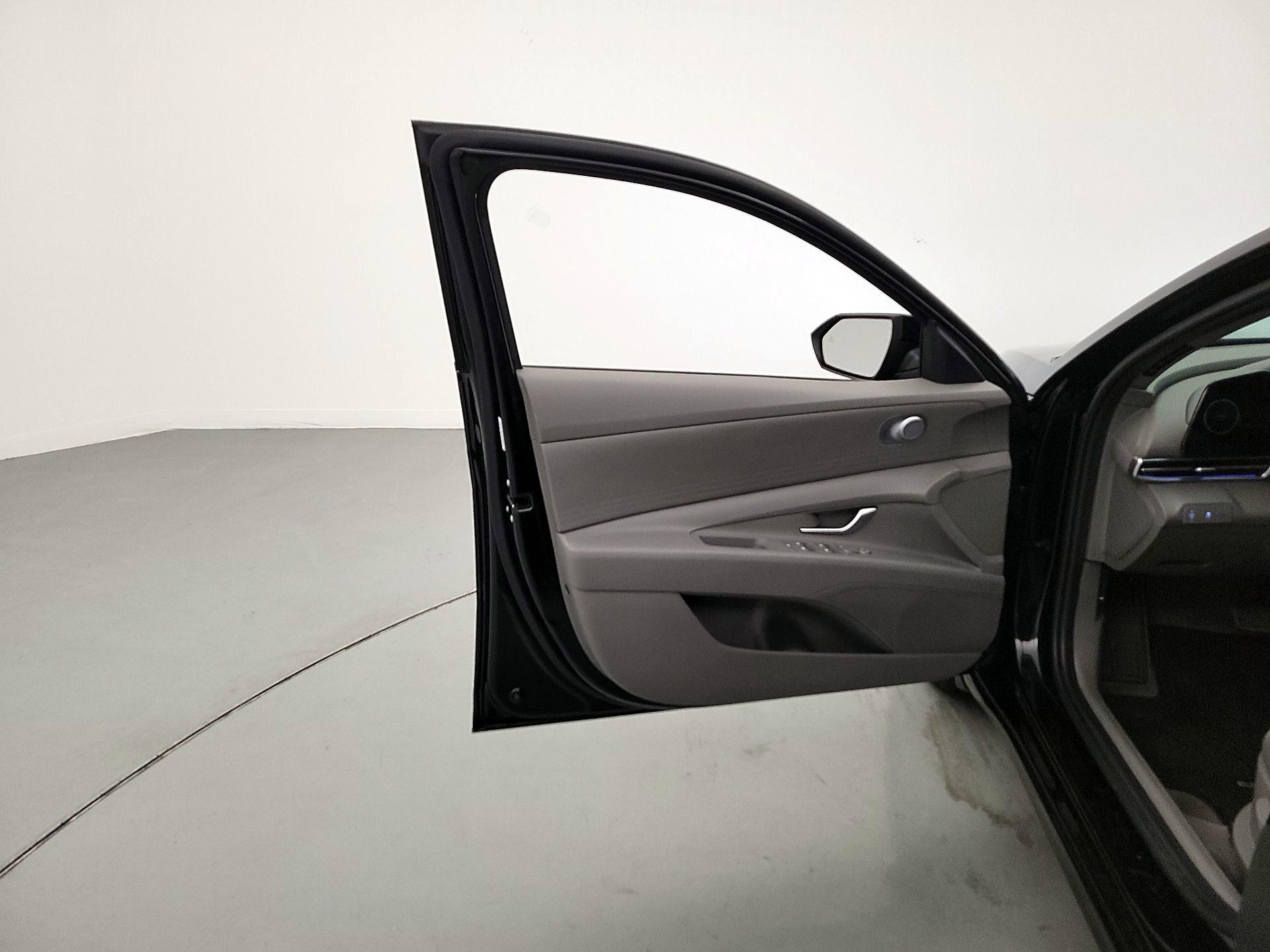 Thumbnail: 2024 Hyundai Elantra - 12