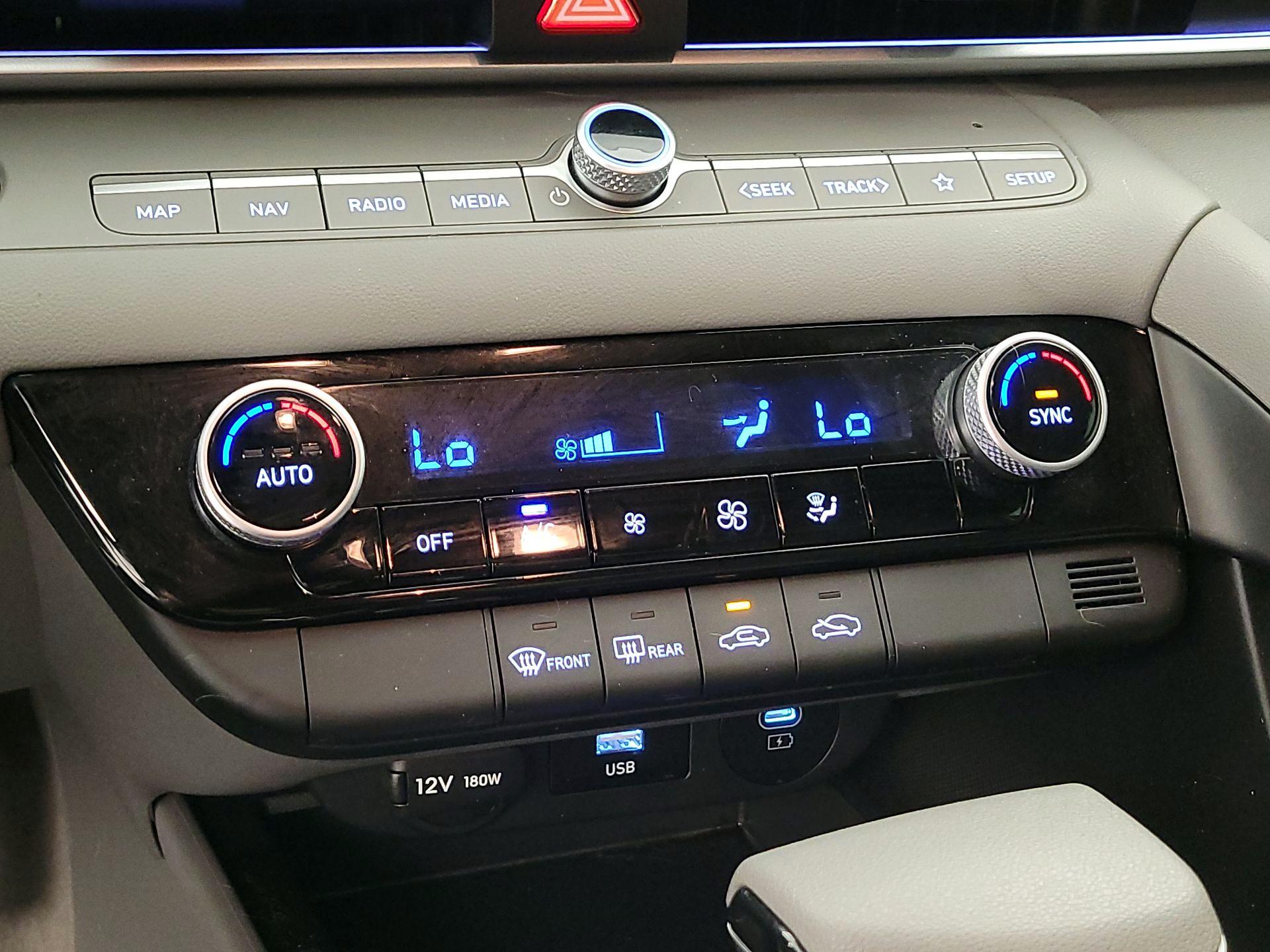 Thumbnail: 2024 Hyundai Elantra - 17