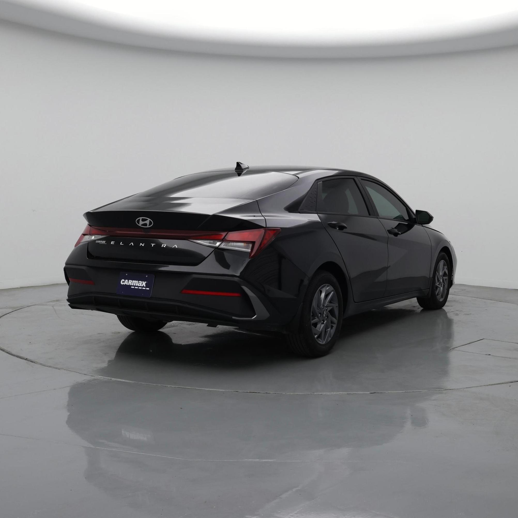 Thumbnail: 2024 Hyundai Elantra - 8