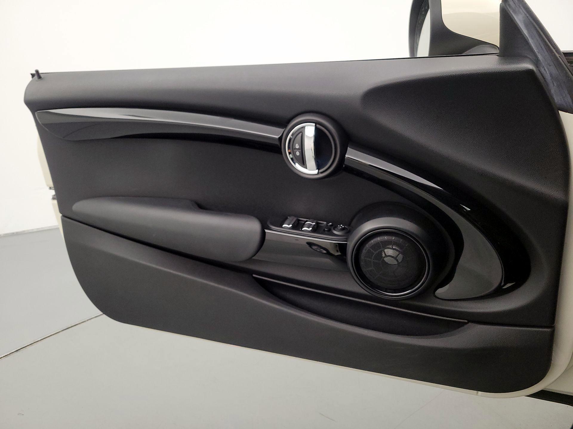 Thumbnail: 2017 MINI Cooper - 12