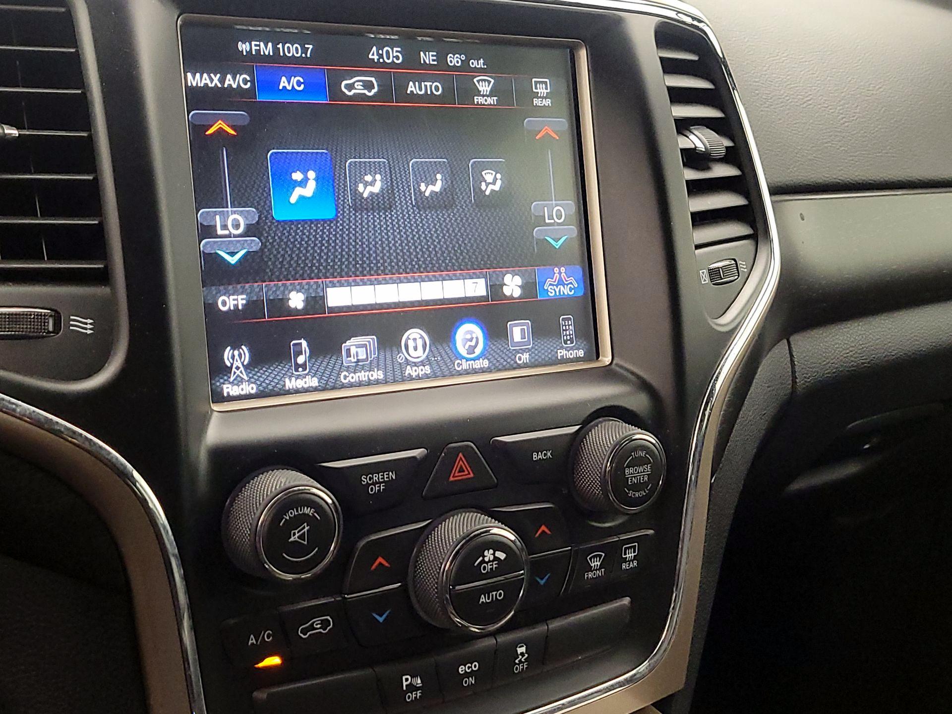 Thumbnail: 2015 Jeep Grand Cherokee - 16